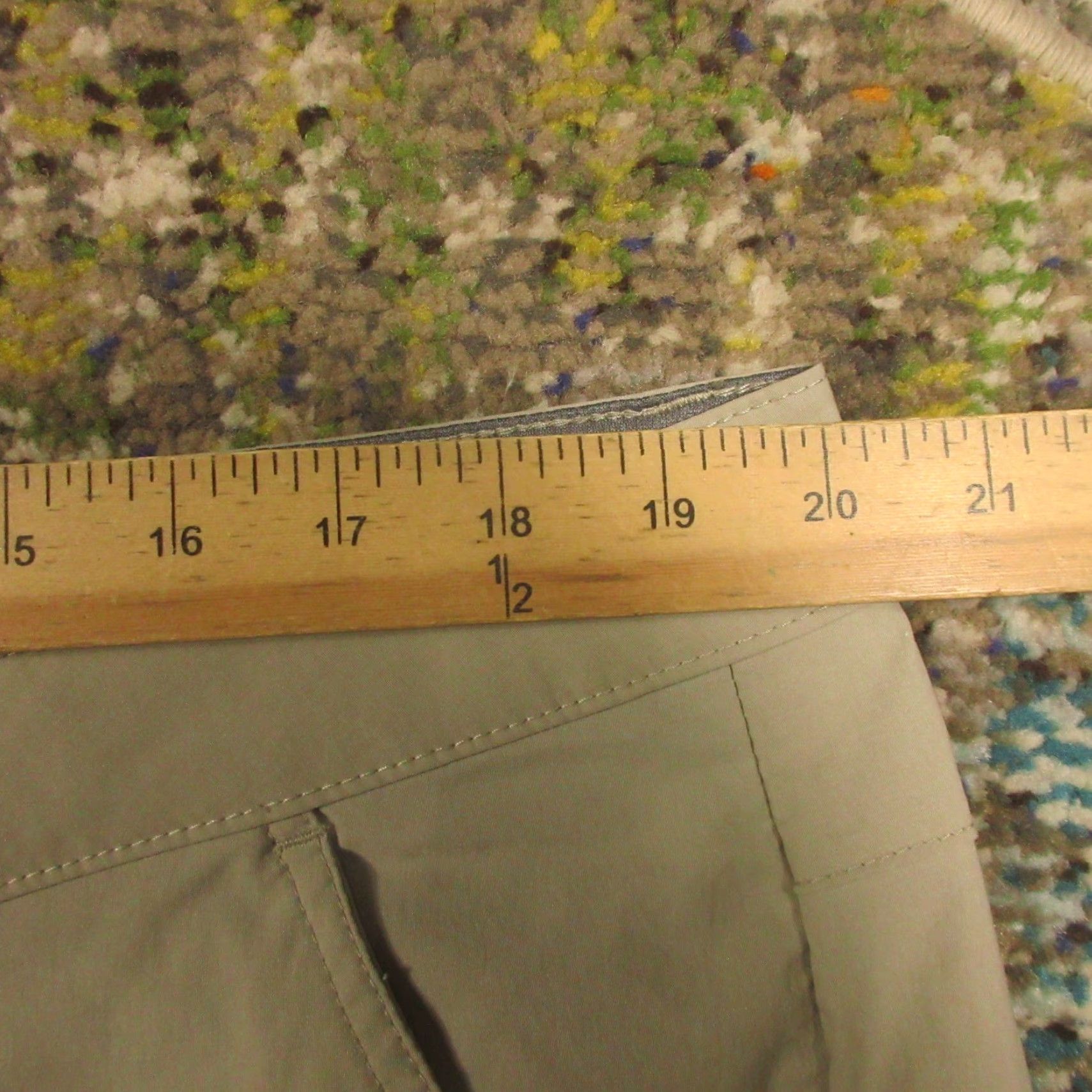 Eddie Bauer Eddie Bauer Hiking Shorts Mens 40 Nylon Elastane Zip Cargo Pocket Beige Solid 12in Inseam Regular Rise Zip Pockets Outdoor Sports Utility Size US 40 / EU 56 - 4 Thumbnail