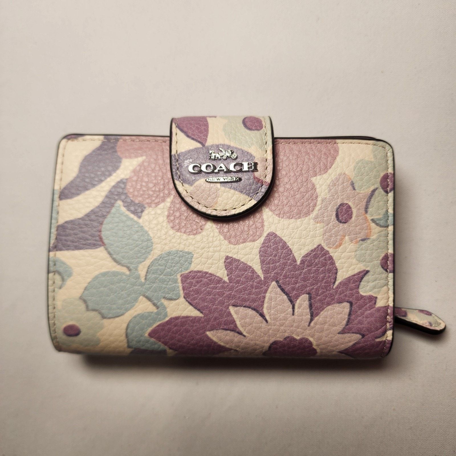 🍒 Medium Corner Zip Wallet With Cherry Print CZ762
