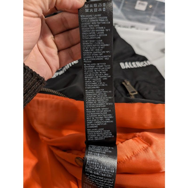 Balenciaga o1rshd1 World Food Program Hooded Nylon Bomber in Black Size US XL / EU 56 / 4 - 21 Thumbnail