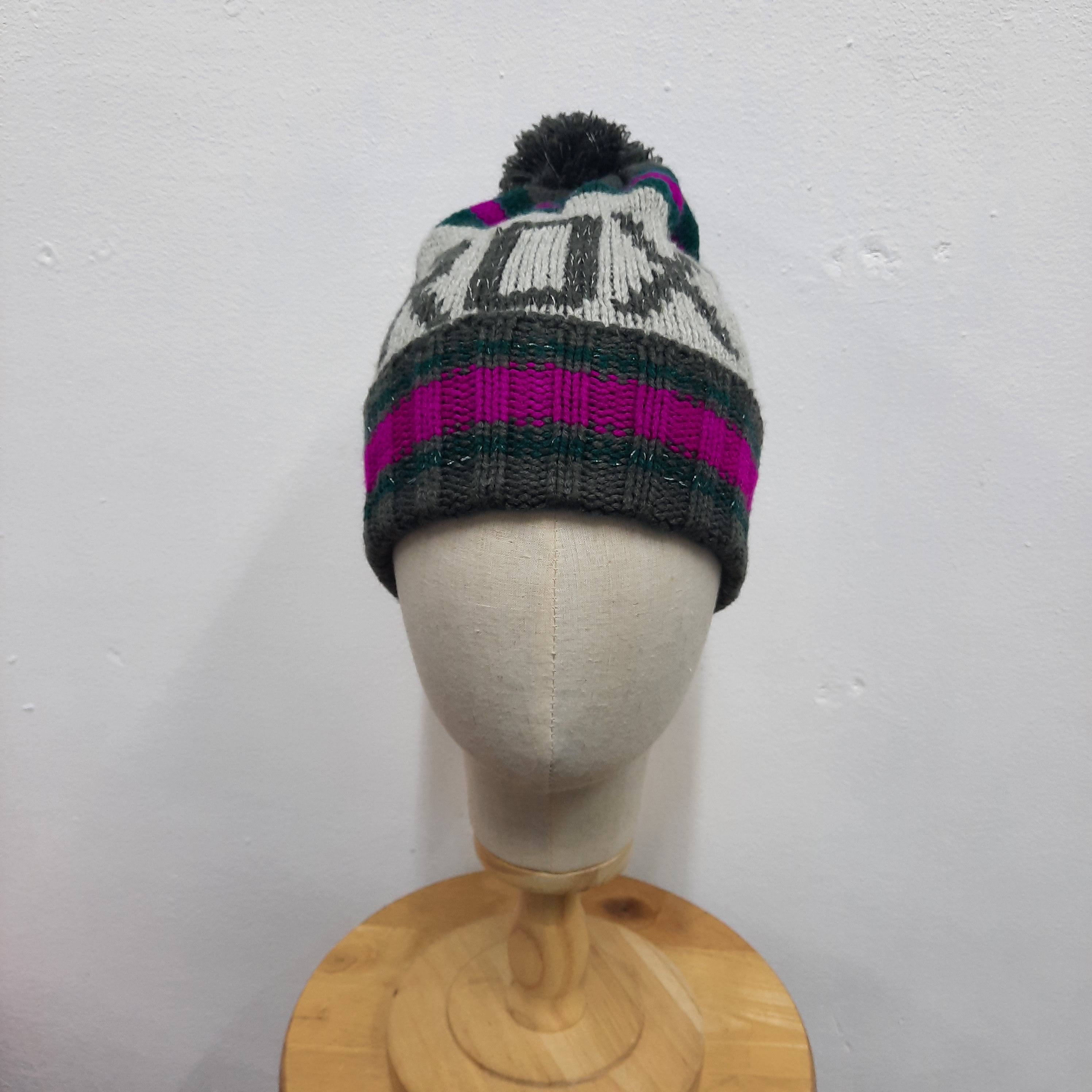 Quiksilver 💫 Roxy spellout ski style beanie hat Size ONE SIZE - 2 Thumbnail