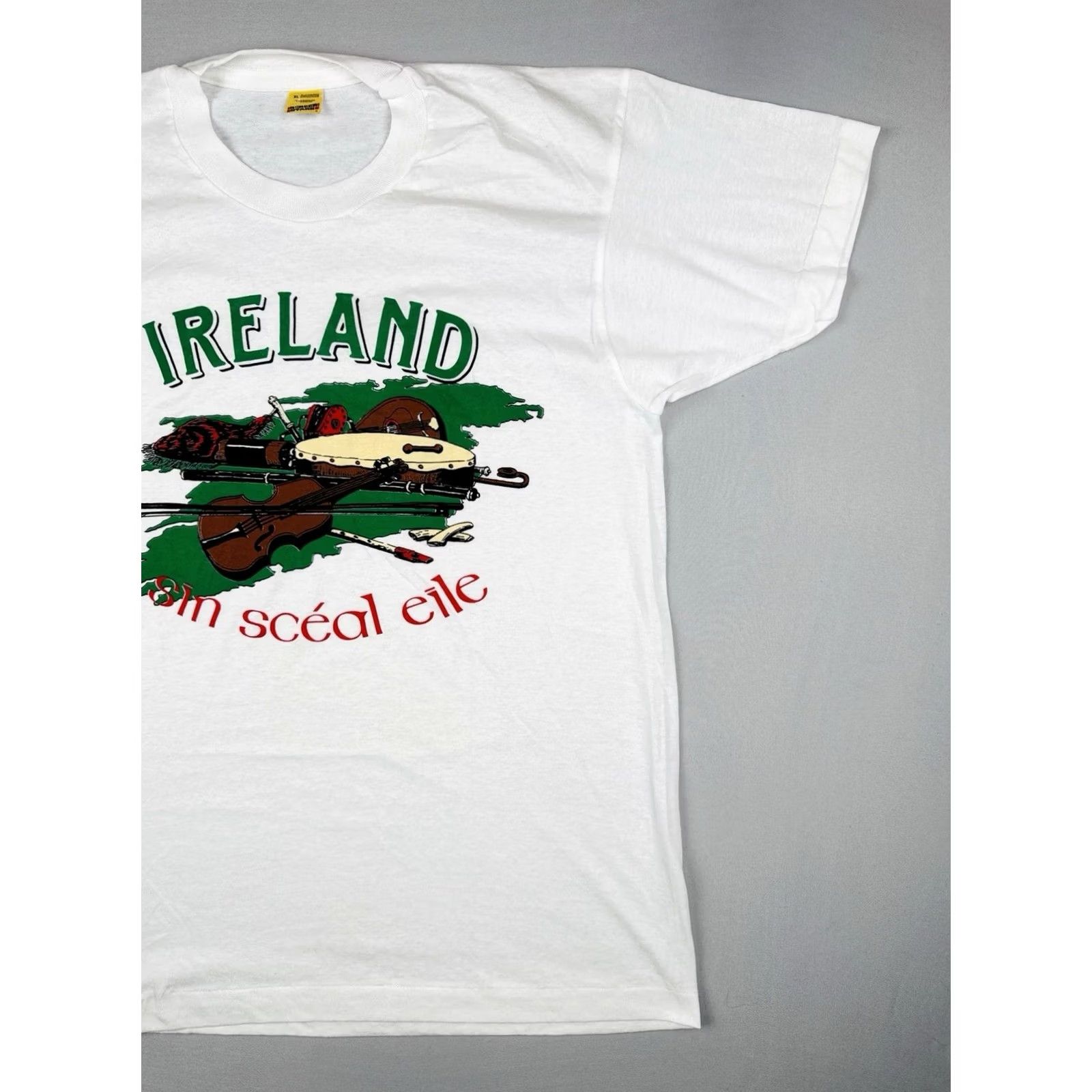 Vintage VINTAGE Screen Stars Ireland Sin Scéal Eile T Shirt 80s White XL Mens Size US XL / EU 56 / 4 - 4 Thumbnail