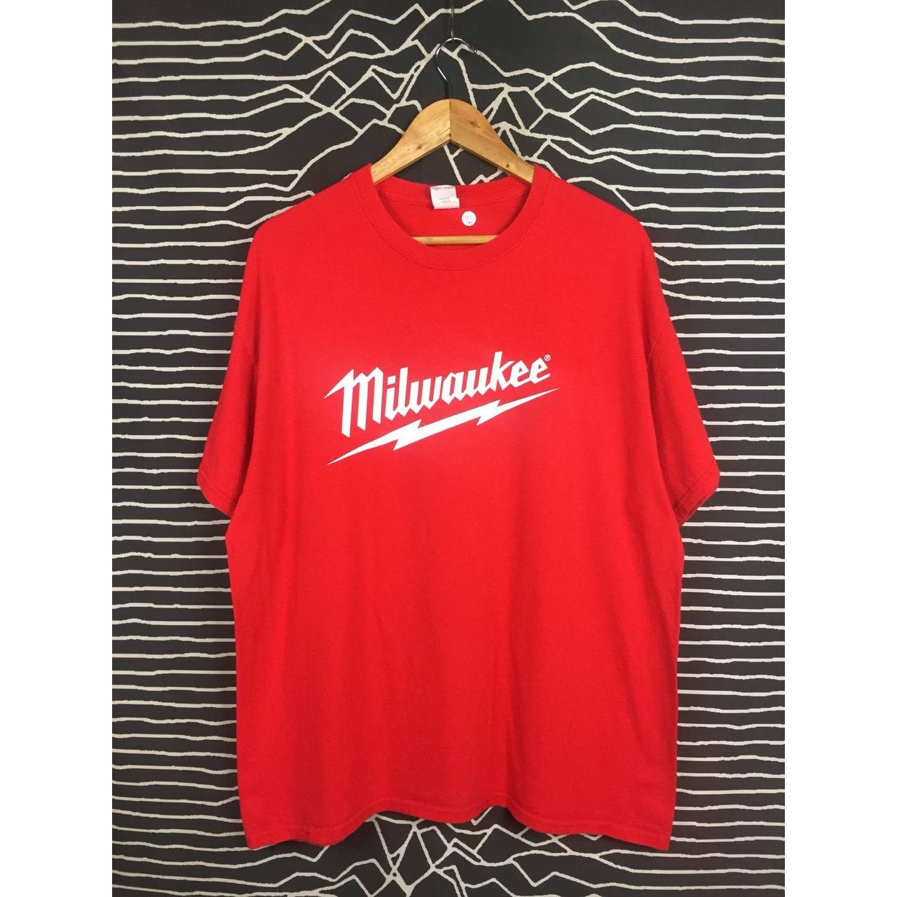 Gildan Milwaukee Electric Tool Corporation Big Logo Tee Size US XL / EU 56 / 4 - 1 Thumbnail