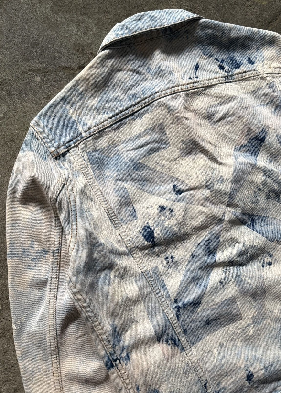 Off-White Off White - Extreme bleached denim jacket Size US M / EU 48-50 / 2 - 2 Thumbnail