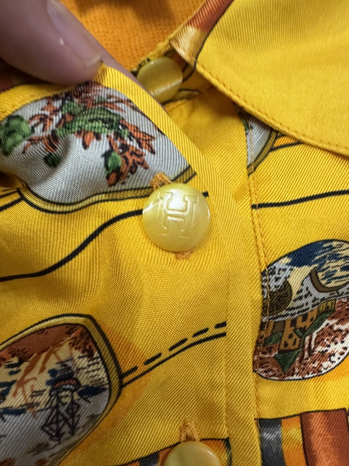 Hermes VINTAGE HERMES PETITE MAIN BY LATHAM SILK POLO SHIRT Size US M / EU 48-50 / 2 - 6 Thumbnail