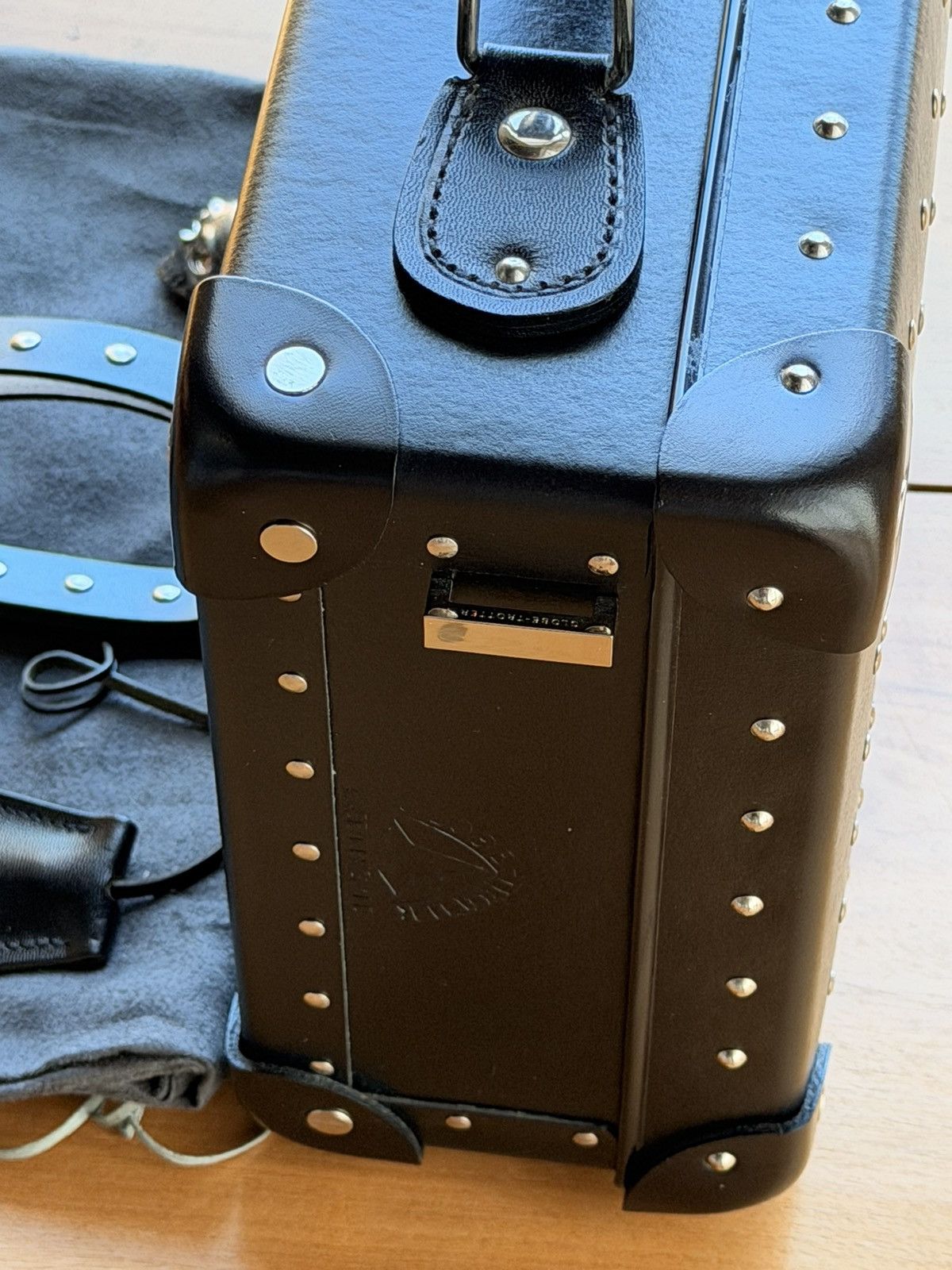 Globe-Trotter Rare Alexander McQueen Globe-Trotter Studded Leather Bag Size ONE SIZE - 8 Thumbnail