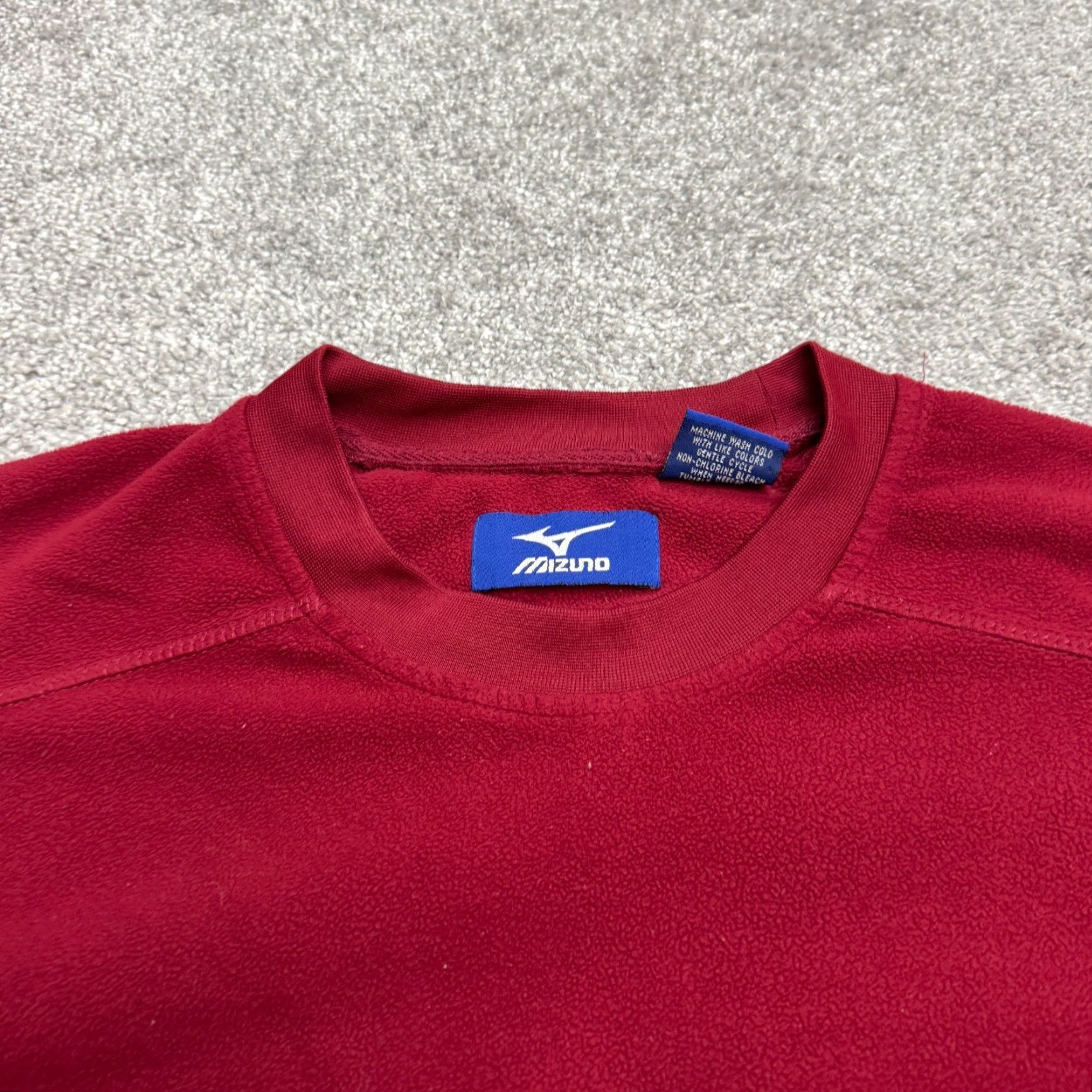Mizuno VINTAGE Mizuno Sweatshirt Shirt Mens Large Red White Crew Neck Pullover Fleece Logo All Seasons Outdoor Sports Streetwear Casual 90s Size US L / EU 52-54 / 3 - 4 Thumbnail