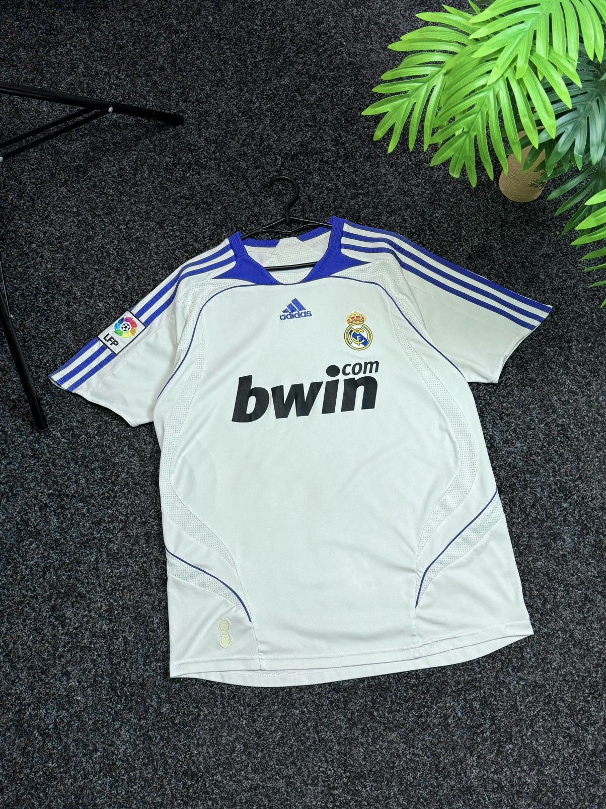 Adidas Adidas Real Madrid football shirt jersey Size US L / EU 52-54 / 3 - 22 Thumbnail