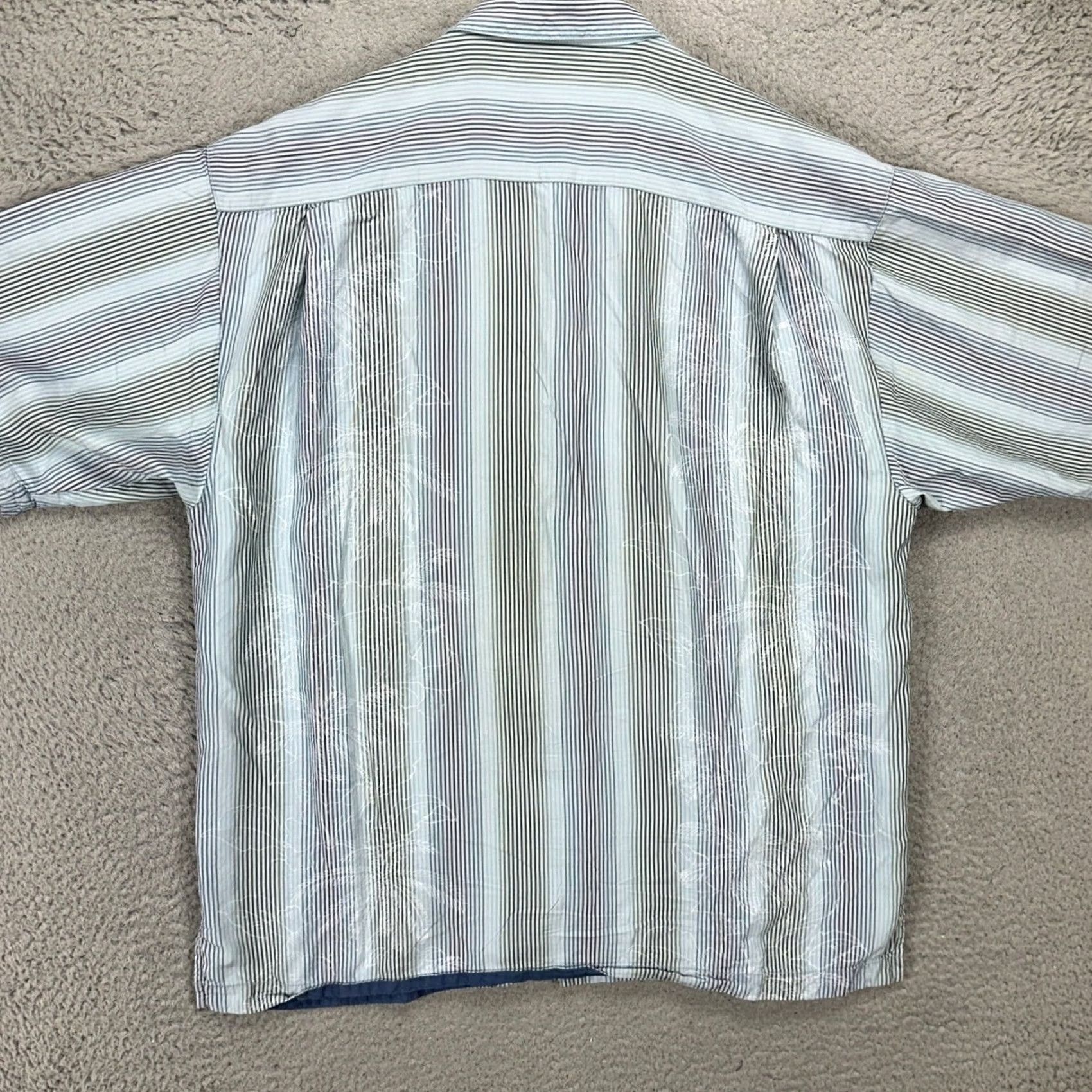 Tommy Bahama Tommy Bahama Mens Button Up Shirt Large Blue Striped Silk Pockets Short Sleeve Size US L / EU 52-54 / 3 - 3 Thumbnail