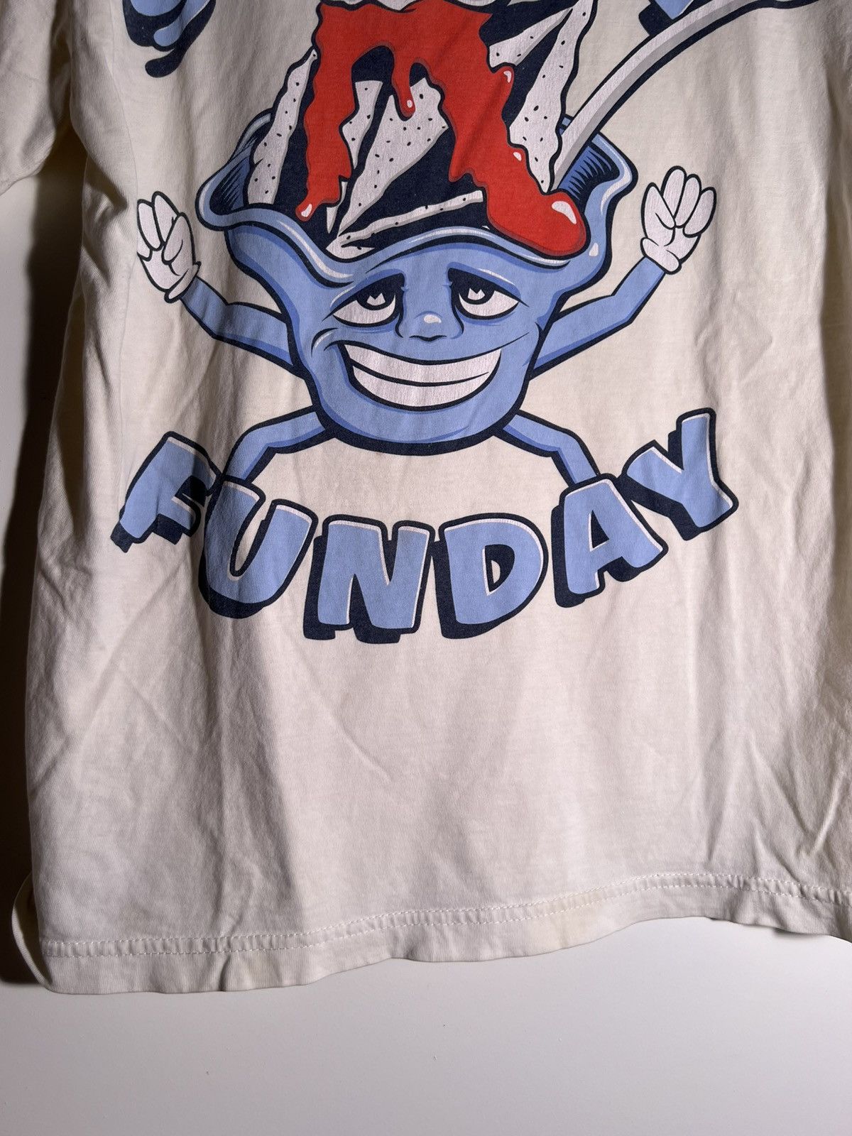 Vintage Y2K 2000’s VTG Vintage Volcom Sunday Funday Retro Tee Shirt Size US L / EU 52-54 / 3 - 5 Thumbnail