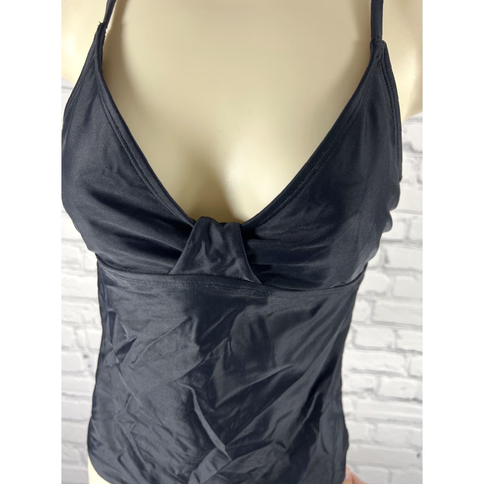 Athleta **ATHLETA BLACK UNDERWIRED TANKINI SWIM TOP SIZE 32** User: **BLACK ATHLETA UNDERWIRED TANKINI SWIM TOP SIZE 32** Size XXS / US 00 / IT 34 - 5 Thumbnail