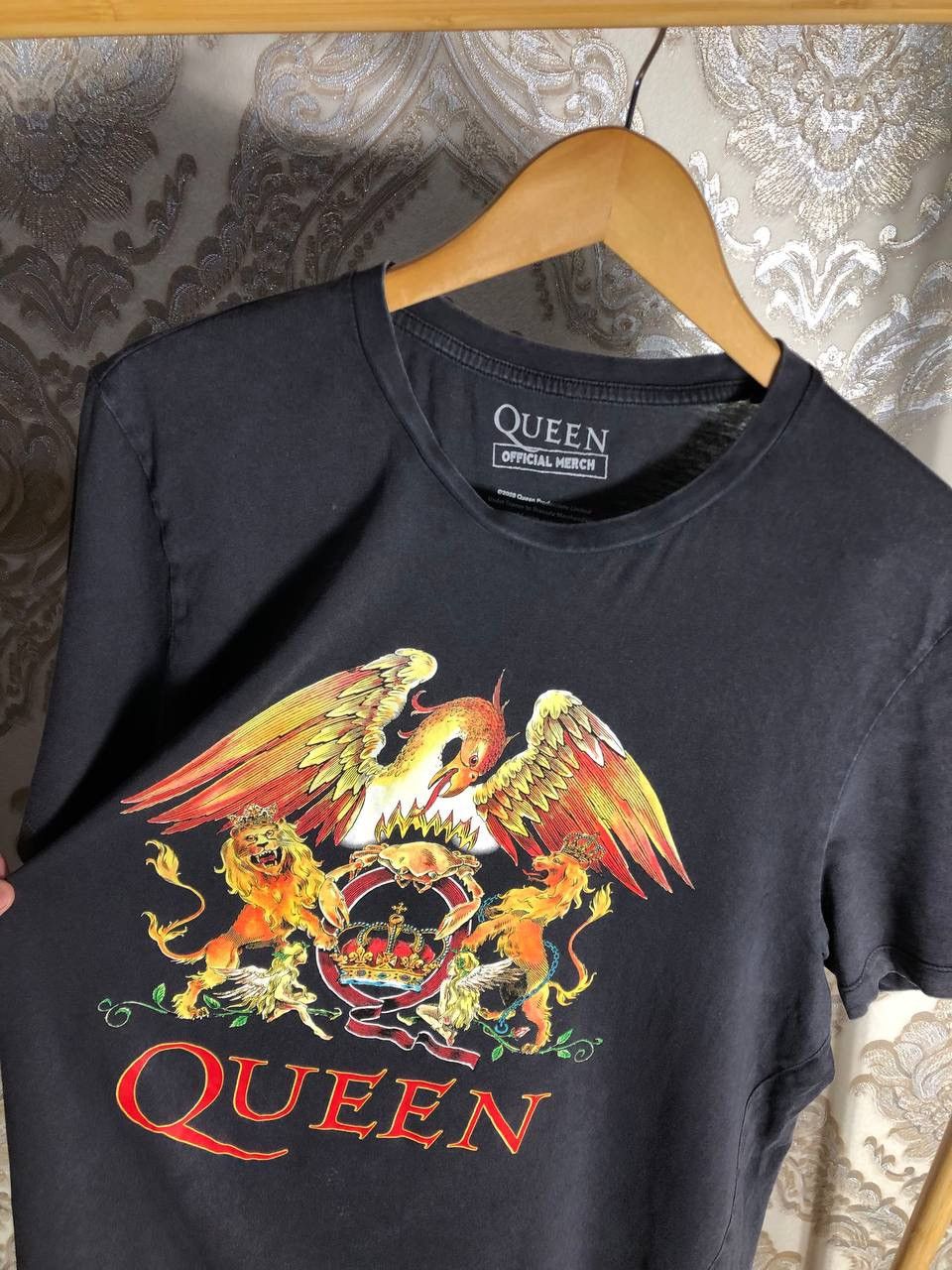 Vintage VERY RARE QUEEN BIG LOGO T-SHIRT TOUR BAND ROCK METAL PUNK Size US M / EU 48-50 / 2 - 2 Thumbnail