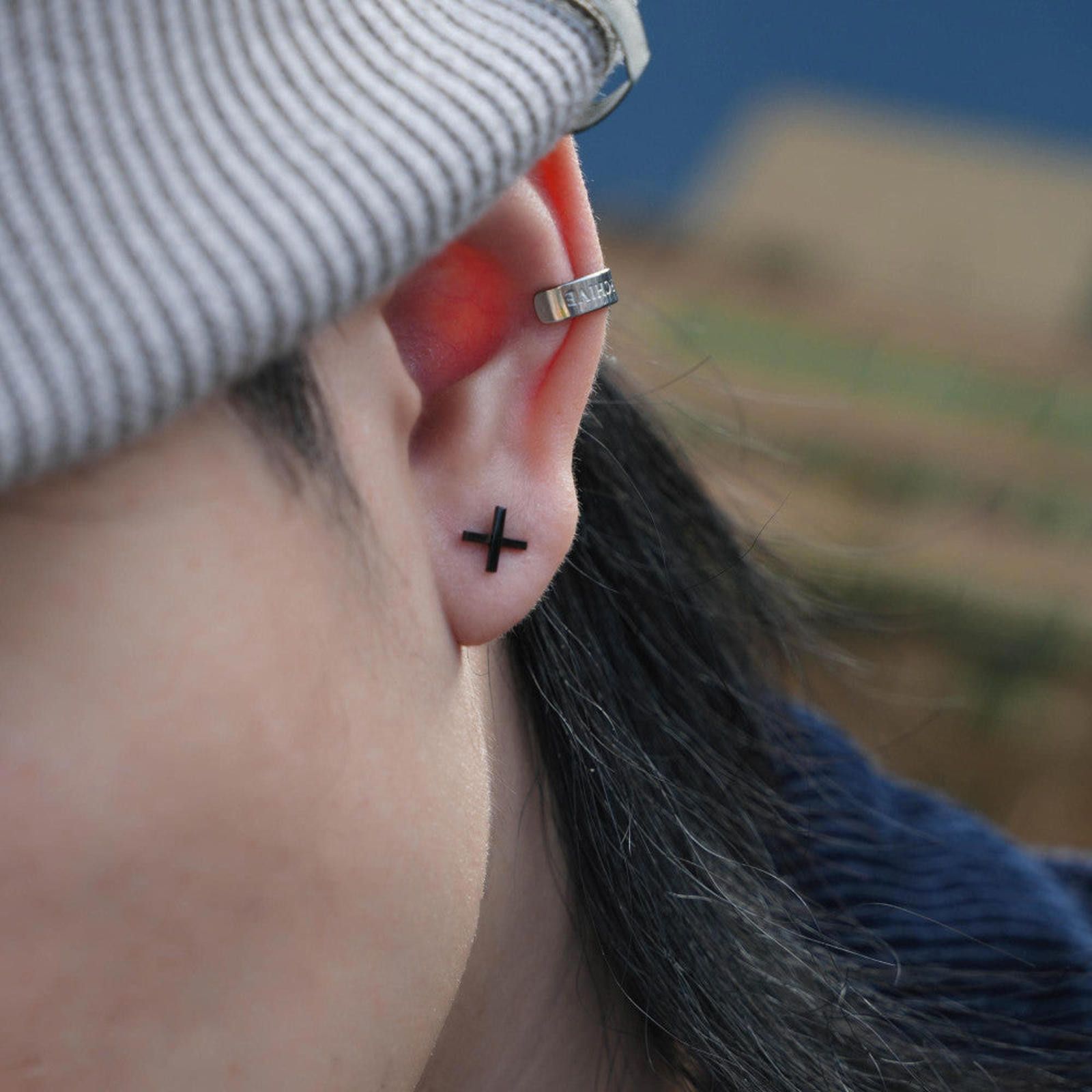 Jewelry Minimalist Cross Stud Earrings Size ONE SIZE - 2 Thumbnail
