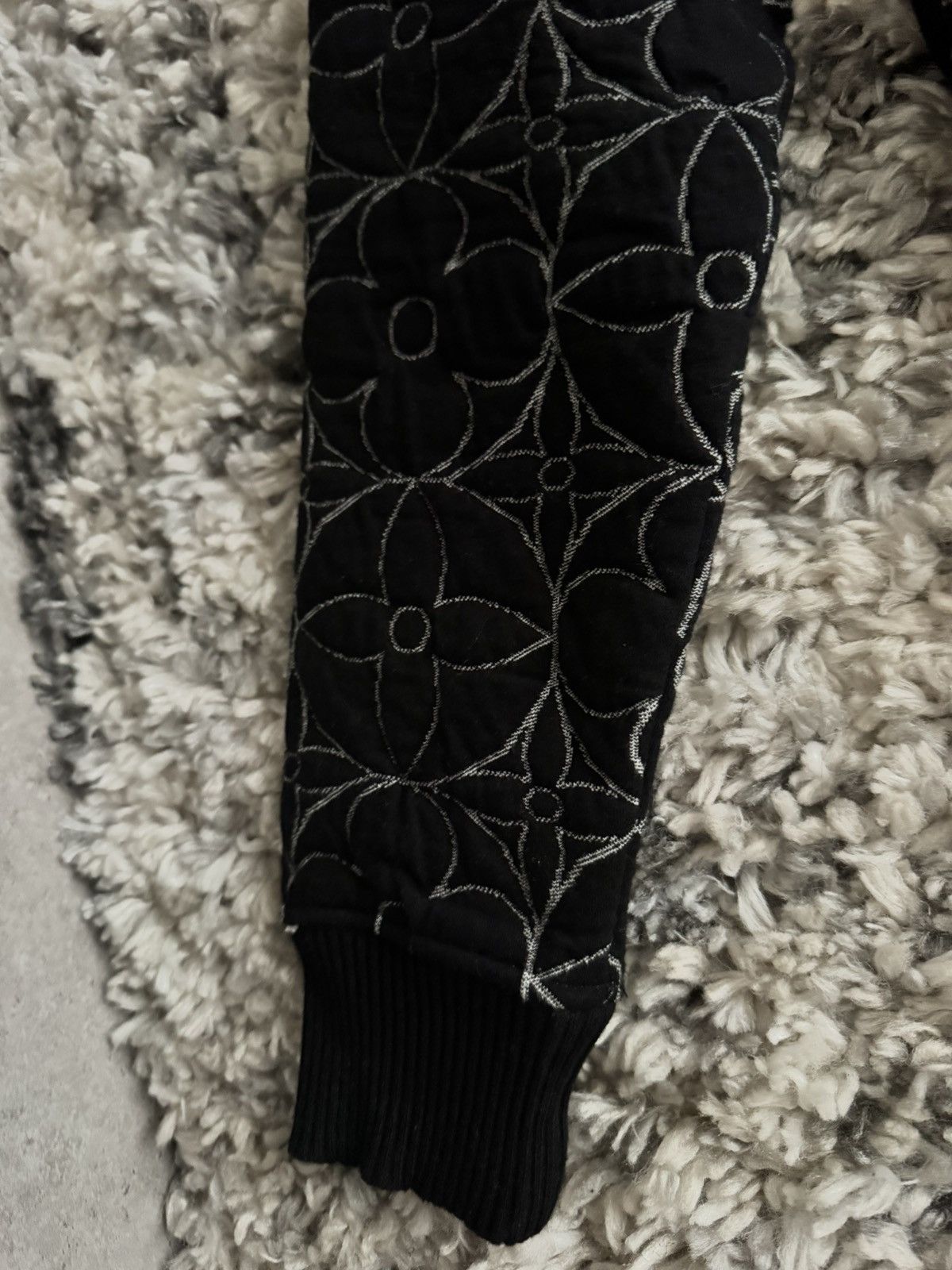 Louis Vuitton Louis Vuitton Zip Through Monogram Flower Bomber – Noir – XS Size US XS / EU 42 / 0 - 3 Thumbnail