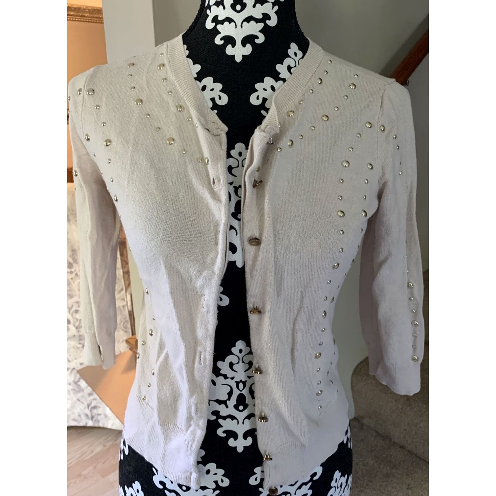 Vintage New York & Company Cardigan Sweater Women’s Tan Beige Gold Stud Detail Size S Knit Cotton Rayon Nylon Size S / US 4 / IT 40 - 2 Thumbnail