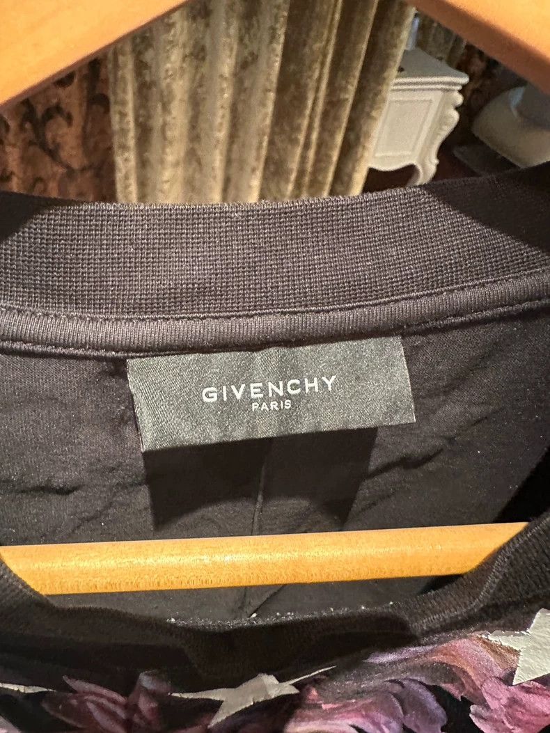 Givenchy Givenchy Rose and star T-shirt Size US L / EU 52-54 / 3 - 4 Thumbnail