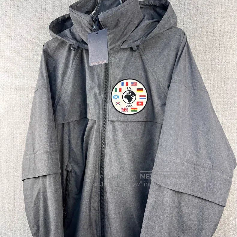 Louis Vuitton Louis Vuitton Logo Embroidered Pegasus Hooded Jacket Size US M / EU 48-50 / 2 - 3 Thumbnail