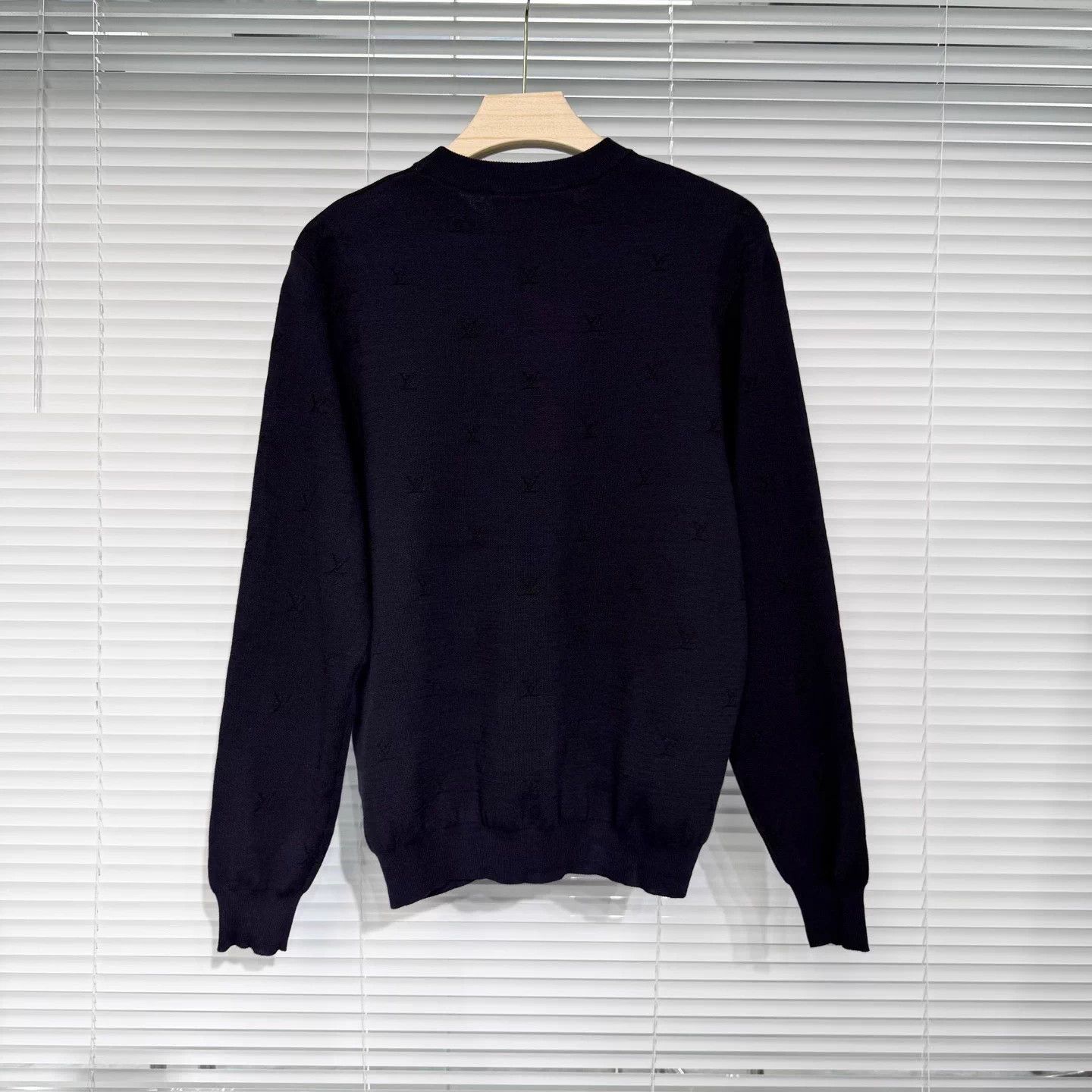 Louis Vuitton LV Monogram Animal Embroidered Wool Blend Sweater S Size US S / EU 44-46 / 1 - 2 Thumbnail