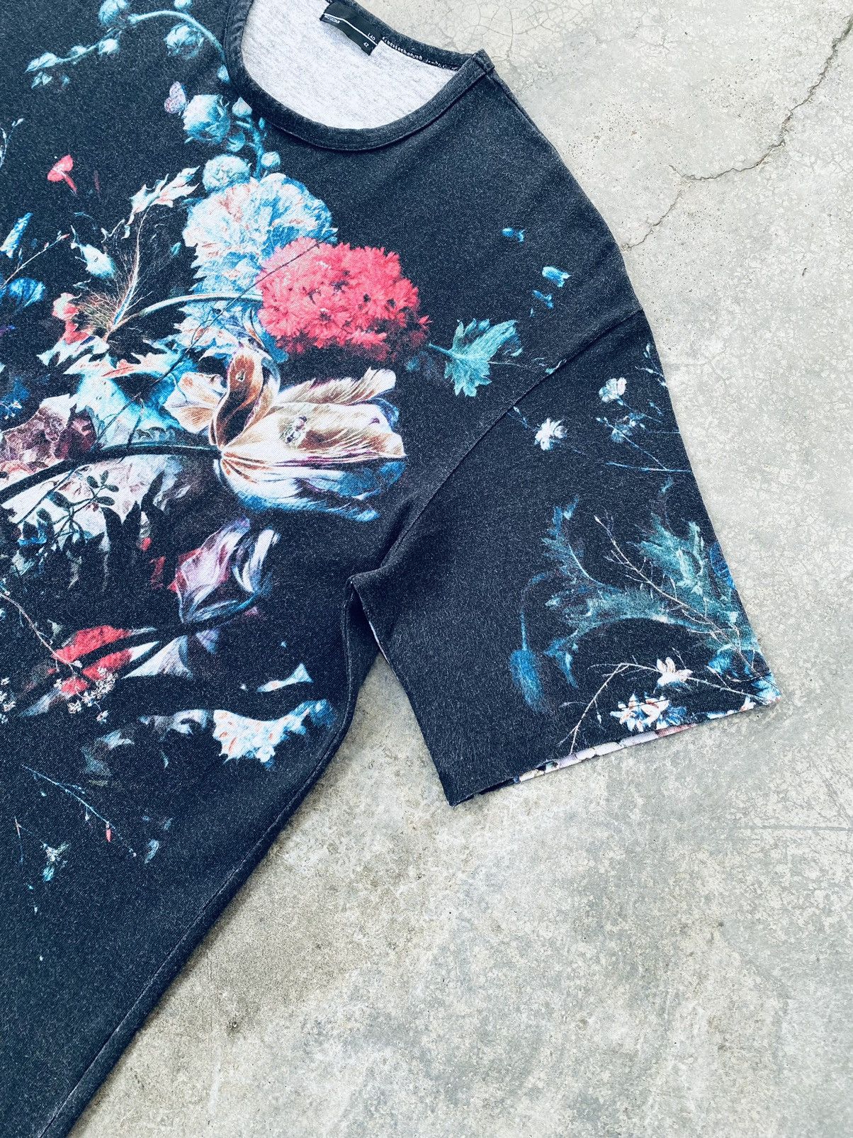 Lad Musician Vintage Lad Musician Flower Art Tees Rare Size US L / EU 52-54 / 3 - 6 Thumbnail