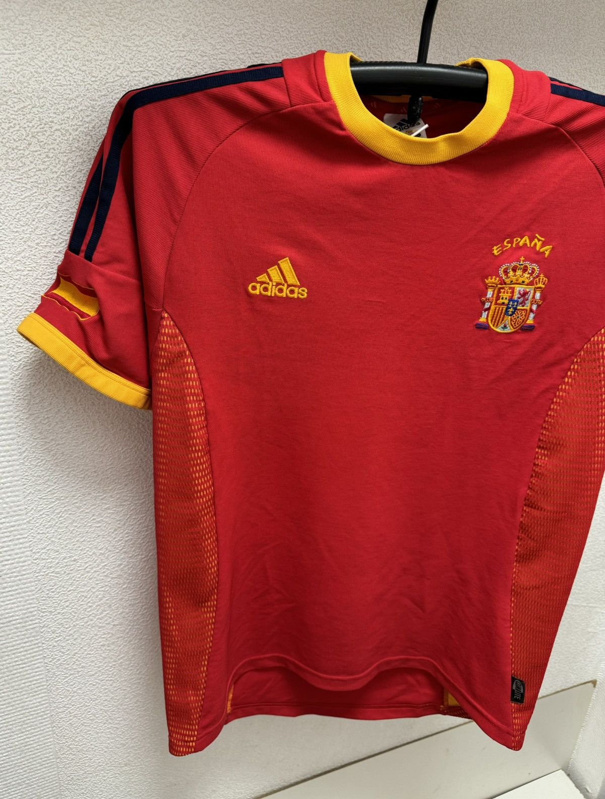 Vintage Spain vintage soccer jersey M size equipment 2002 Size US M / EU 48-50 / 2 - 2 Thumbnail