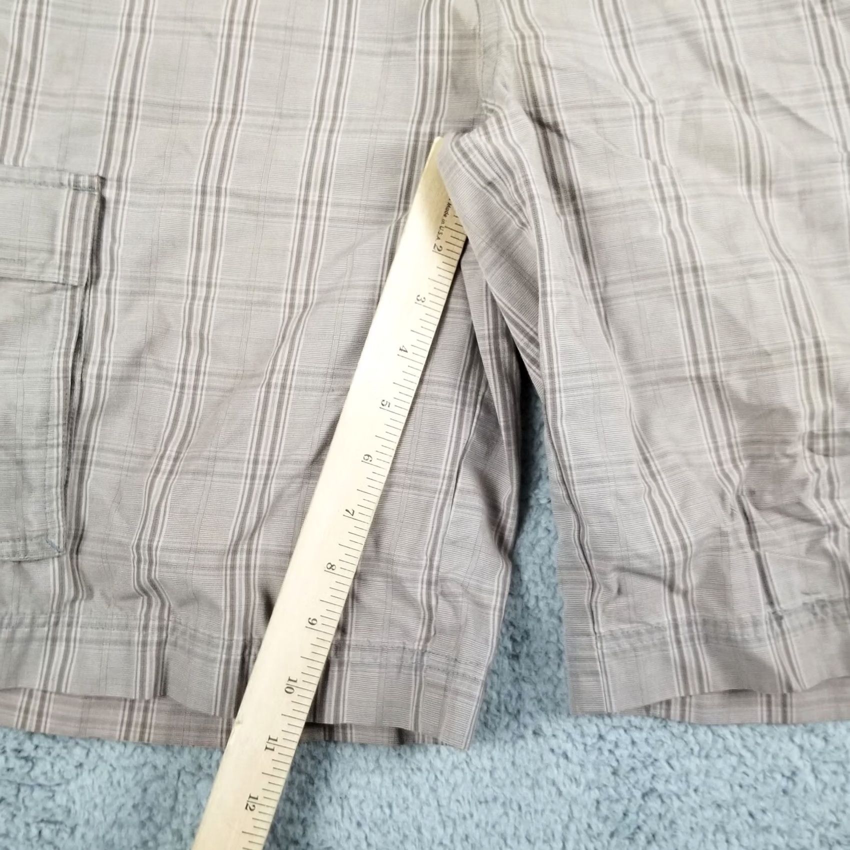 Patagonia Patagonia Cargo Shorts Men 34 Plaid Beige Organic Cotton Khaki, Casual, Regular Fit, 11in Inseam, Zip Fly, Pocket Size US 34 / EU 50 - 6 Thumbnail
