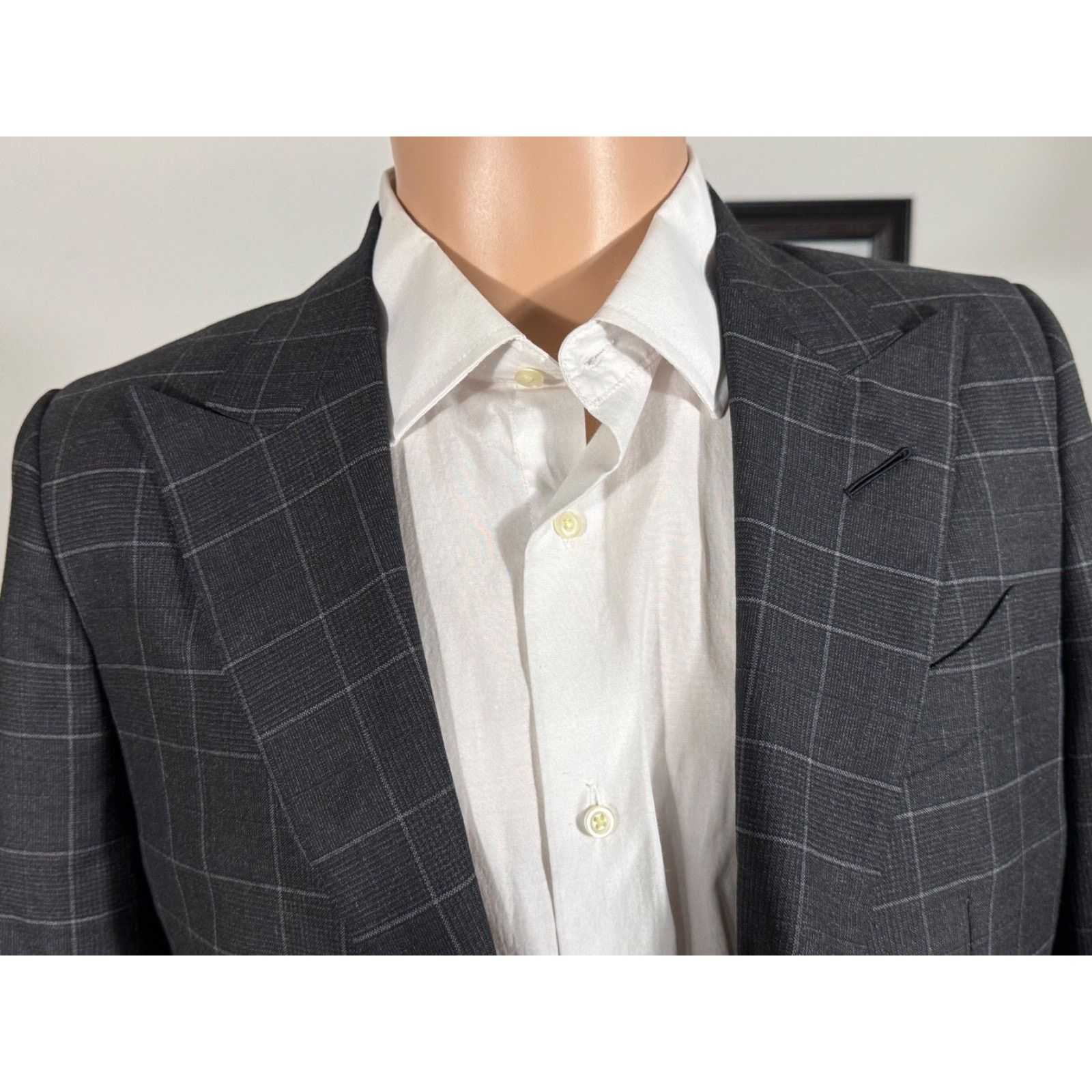 Tom Ford Tom Ford 2pc Charcoal Prince of Wales Peak Suit 36S 31x32 Size 36S - 2 Thumbnail