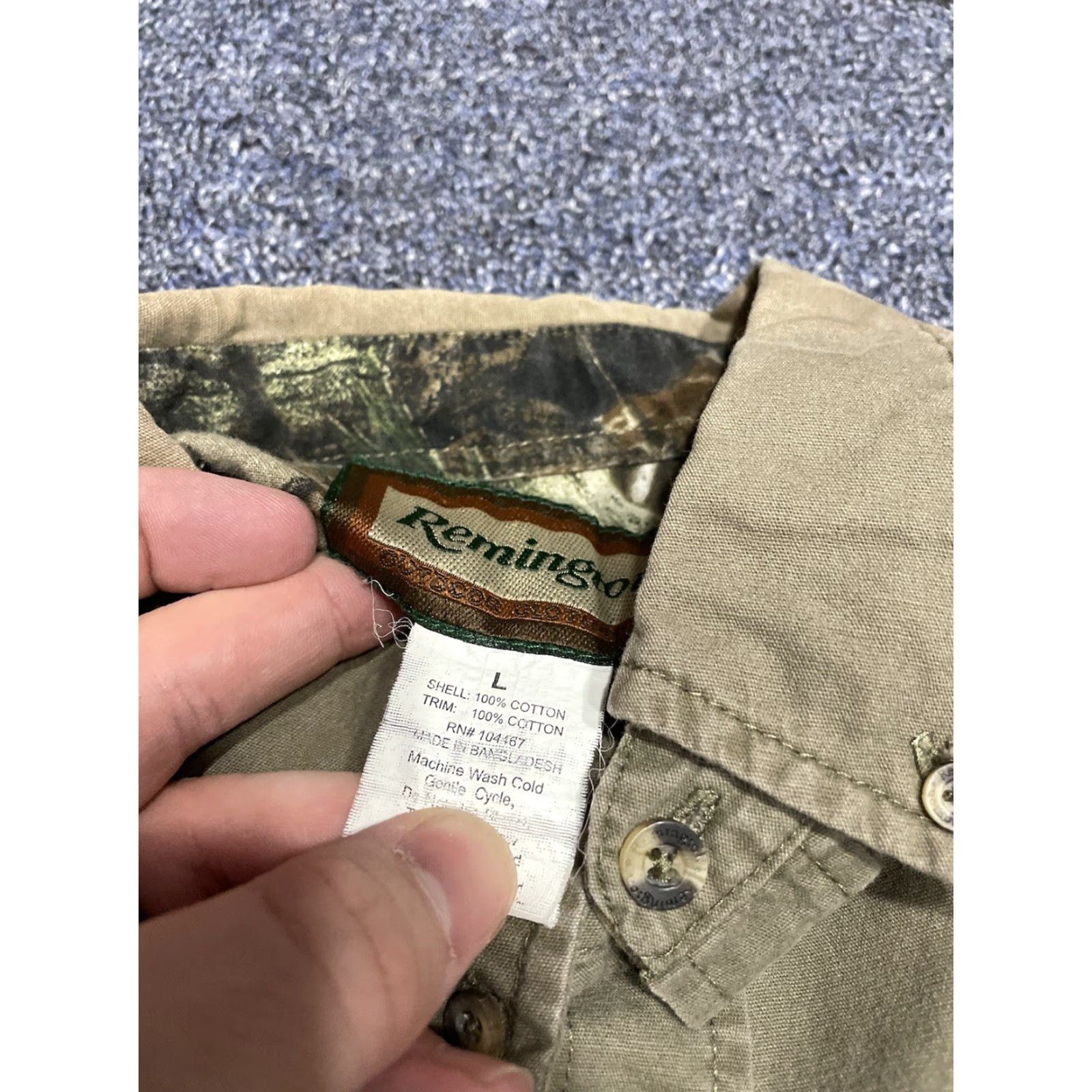 Vintage VINTAGE Remington Button-Up Shirt Camouflage Green Flannel Cotton Size L Men’s Long Sleeve Collared, Button-Down, Fall/Winter, Regular Fit Size US L / EU 52-54 / 3 - 2 Thumbnail