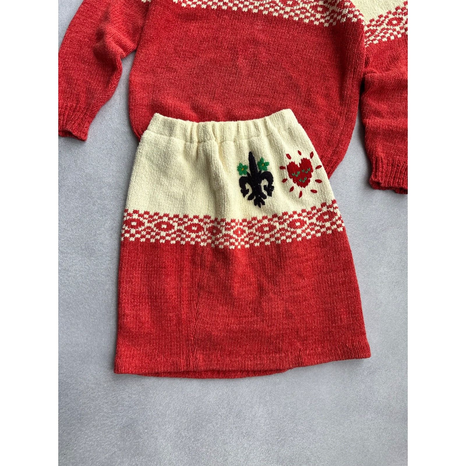 Japanese Brand VTG Japan Tokyo Woman Knitted Hearts Sweater & SkirtSuit Size 26" / US 2 / IT 38 - 9 Thumbnail