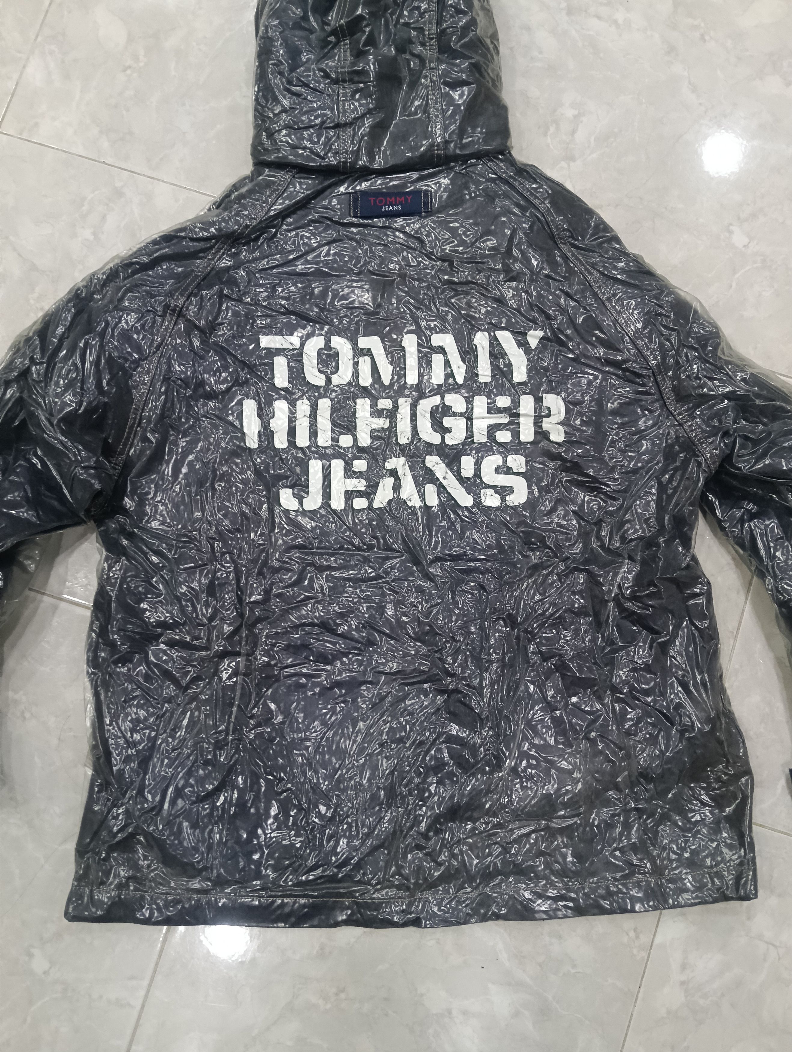 Tommy Hilfiger Vintage Tommy Hilfiger Denim In Plastic Size US L / EU 52-54 / 3 - 1 Thumbnail