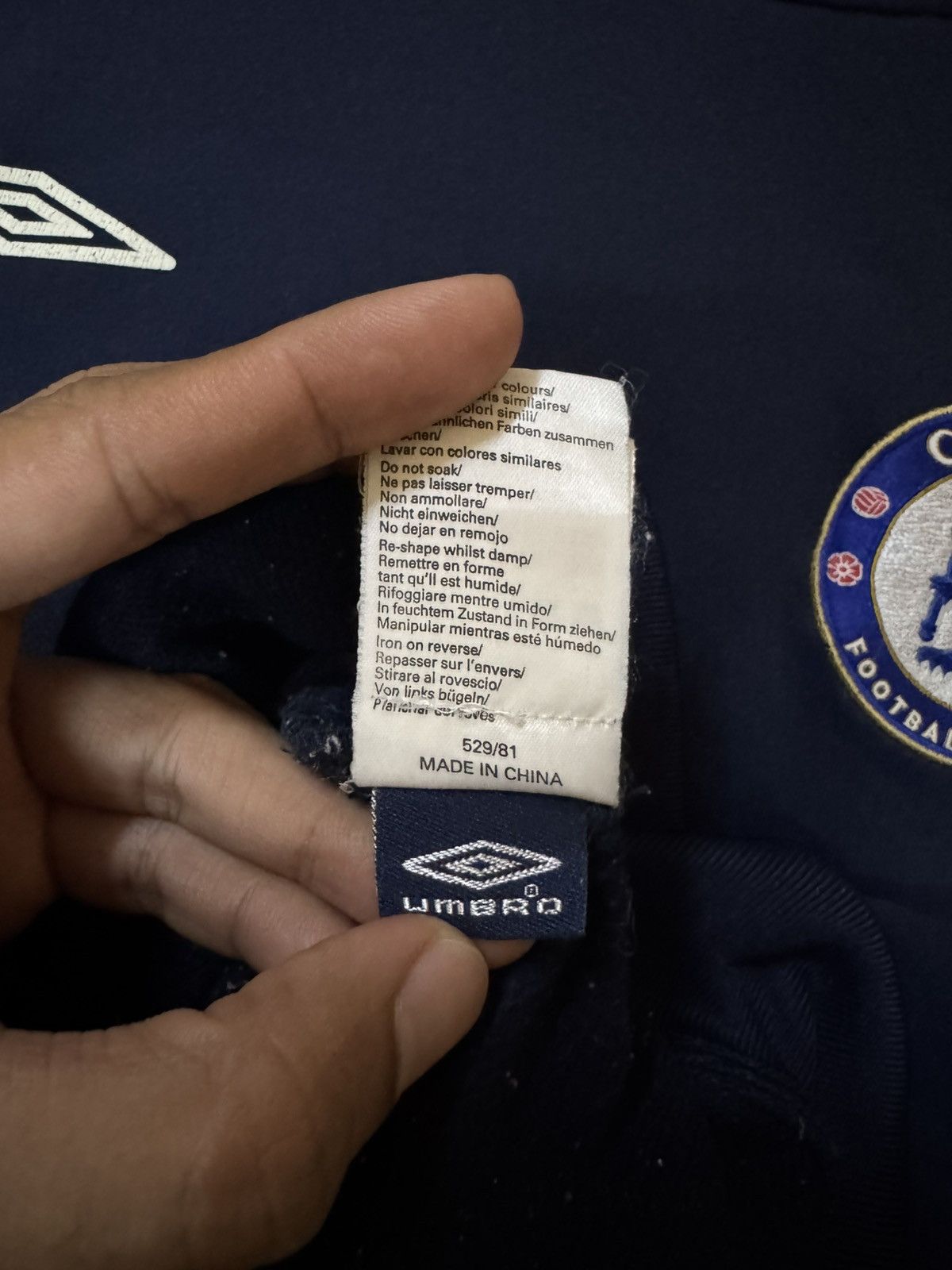 Umbro 2005-06 Chelsea Umbro Sweat Top Size US L / EU 52-54 / 3 - 6 Thumbnail