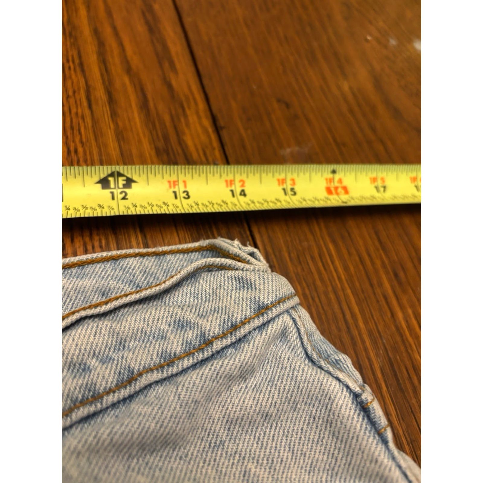 Levi's VINTAGE Levi's 521 Jeans Womens 12 Tapered Light Wash Blue Denim Jeans Womens 12 Levis 521 Tapered Fit Blue Denim Mens? Size 34" / US 12 / IT 48 - 3 Thumbnail