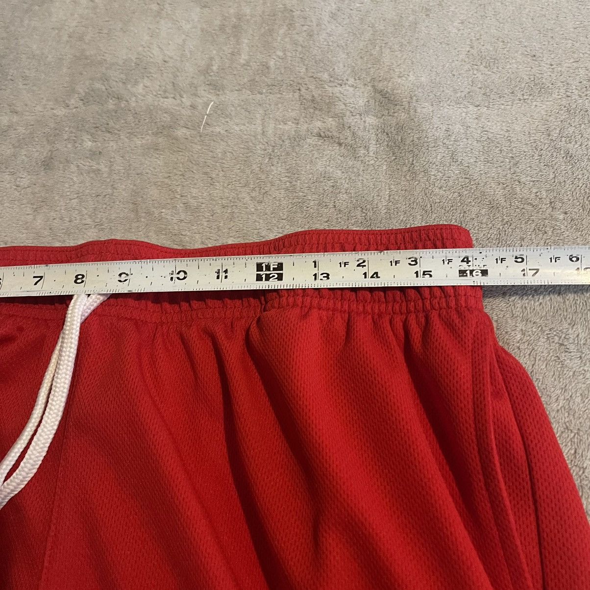 NBA NBA Basketball Mens Red Mesh Athletic Shorts Size Large Size US 32 / EU 48 - 7 Thumbnail