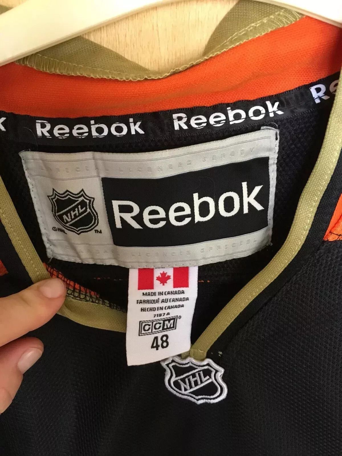Reebok VINTAGE ANAHEIM DUCKS CCM COREY PERRY NHL ICE HOCKEY SHIRT Size US L / EU 52-54 / 3 - 3 Thumbnail