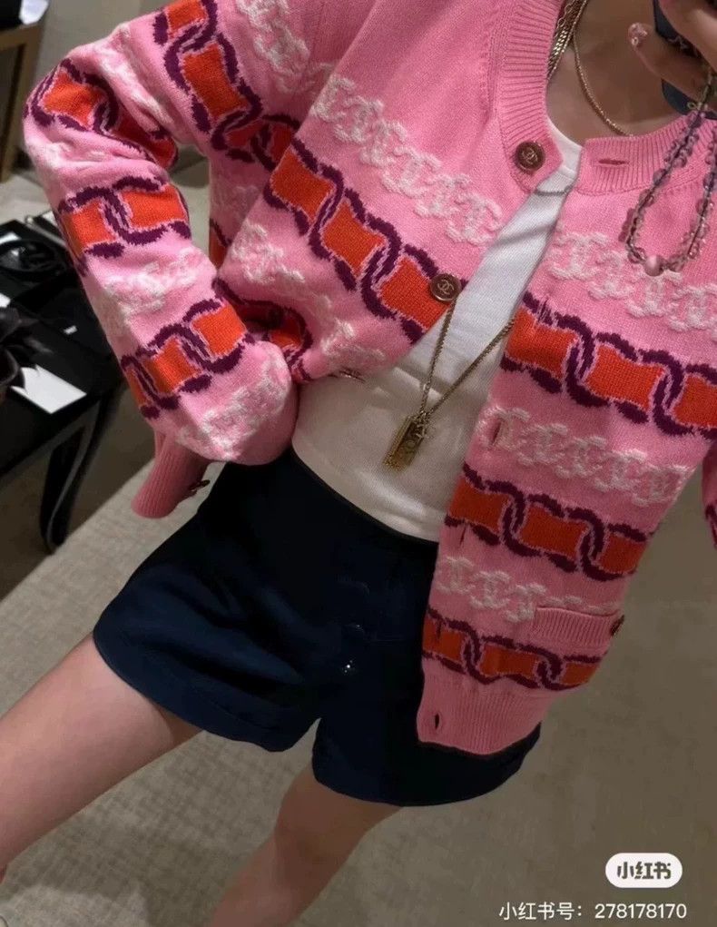 Chanel Chanel 23B early autumn full logo long-sleeved cardigan 250 Size XS / US 0-2 / IT 36-38 - 9 Thumbnail