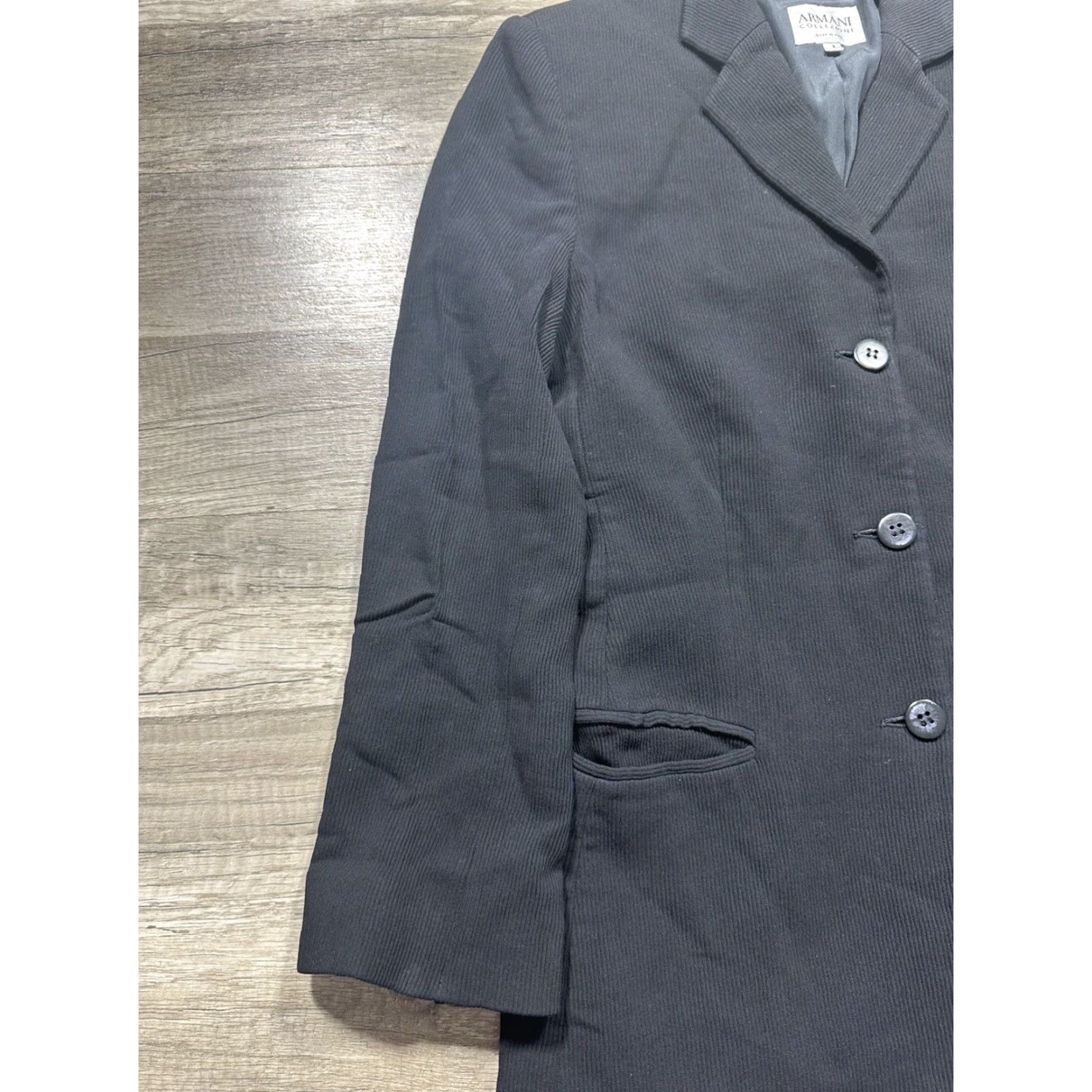 Armani Armani Collezioni Blazer Women Long Sleeve 2 Black V-Neck 3 Button Wool Blend Blazer Size XS / US 0-2 / IT 36-38 - 7 Thumbnail