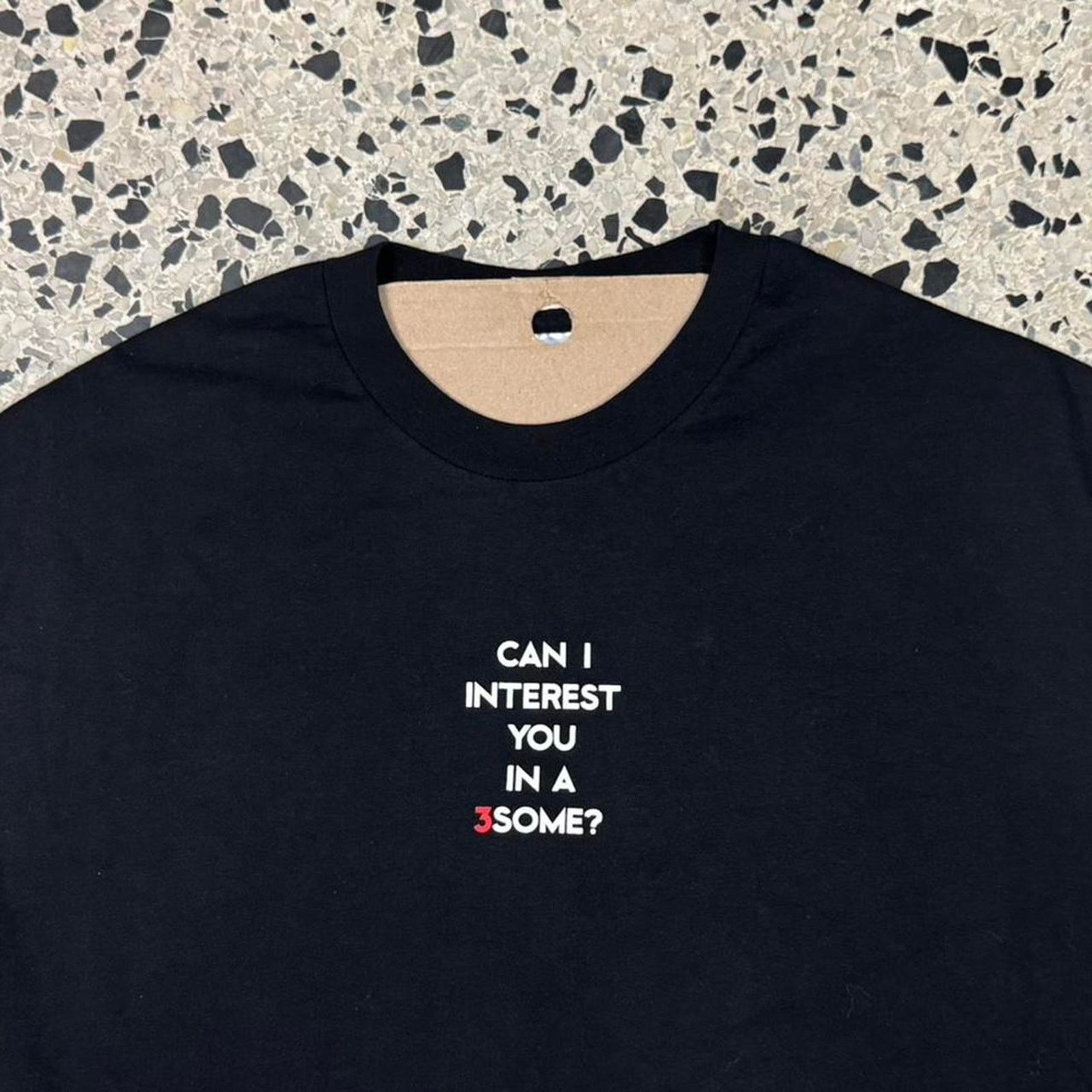 Vintage VINTAGE Y2K CAN I INTEREST YOU IN A 3SOME? PROMO NOVELTY TEE Size US XL / EU 56 / 4 - 1 Thumbnail