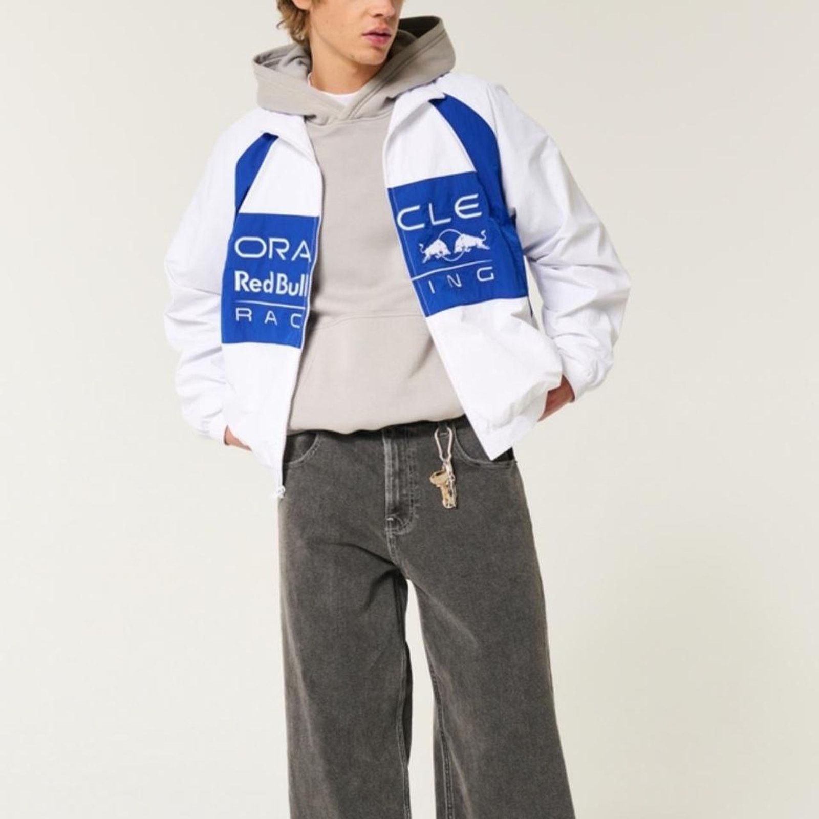 Hollister Oracle red bull racing graphic in Large Size US L / EU 52-54 / 3 - 4 Thumbnail