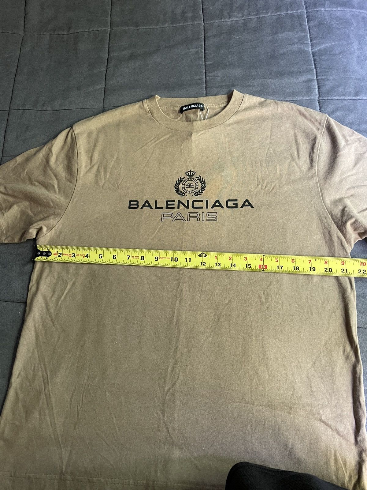Balenciaga Balenciaga Beige Crest Logo T Shirt Size US S / EU 44-46 / 1 - 5 Thumbnail