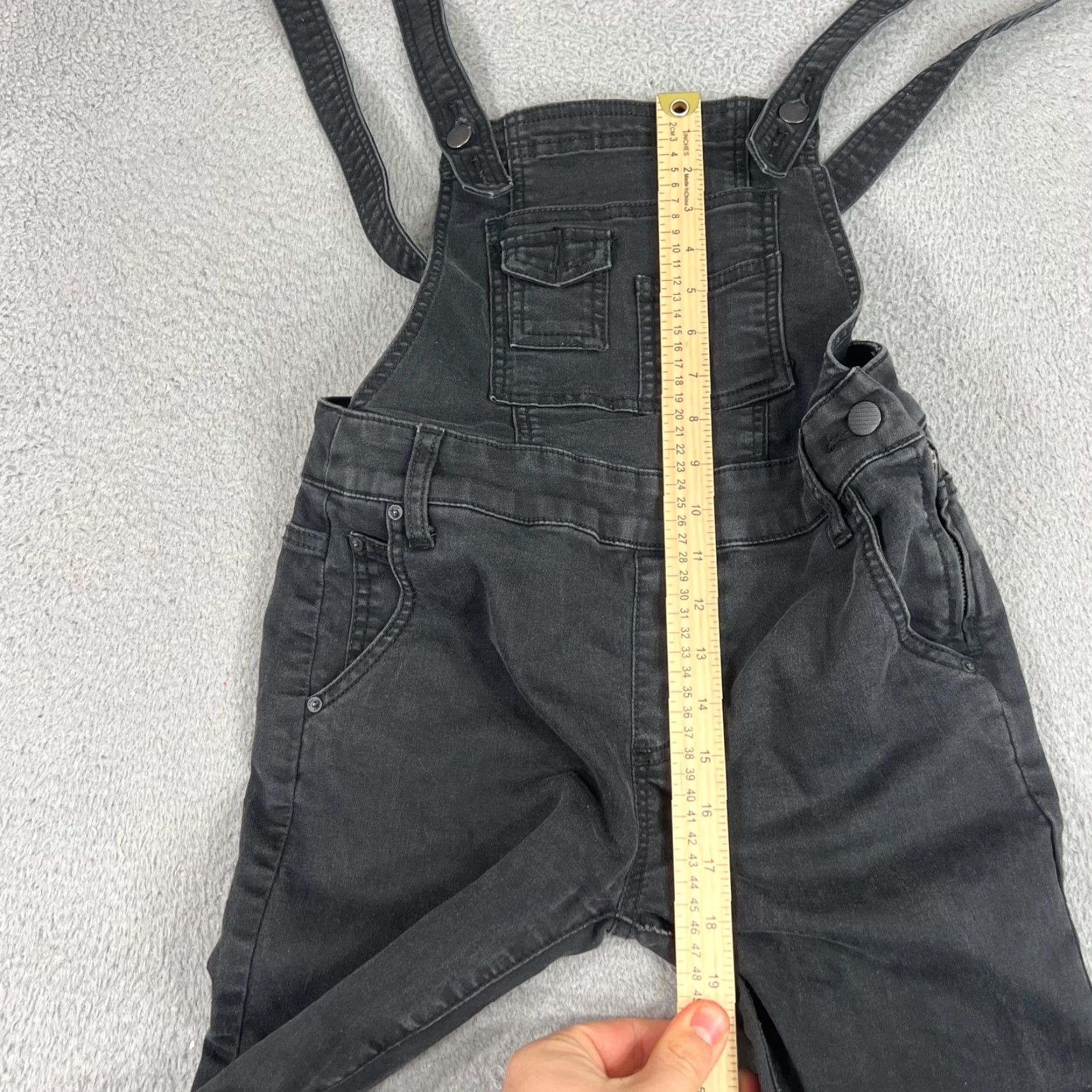 Free People Free People Black Denim Cropped Overalls Boho Distressed Size 25 Jeans Women Vintage No Size 42" / US 20 - 5 Thumbnail
