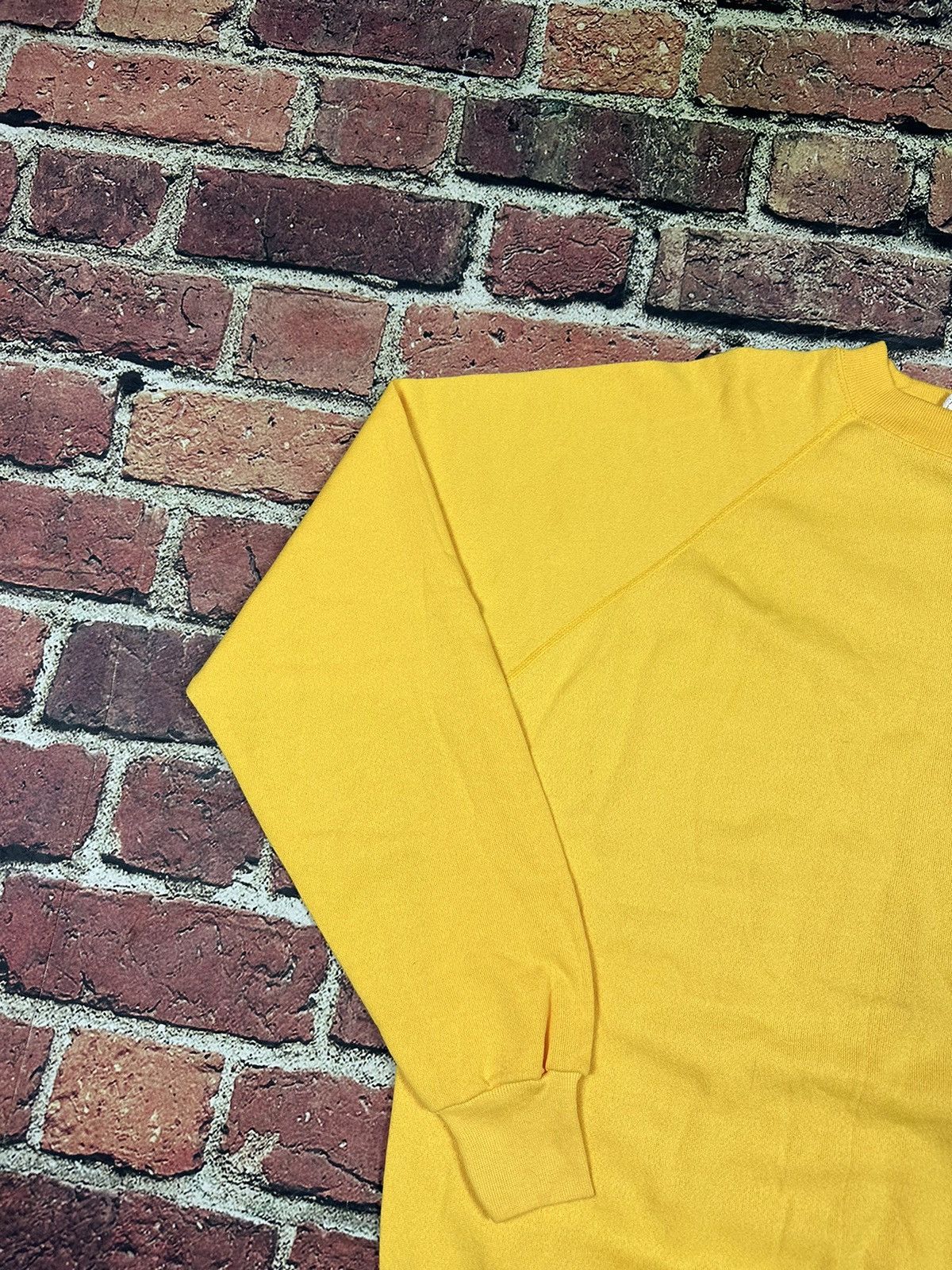 Vintage Vintage Blank JE Morgan Sweatshirt 80s Crewneck Yellow NEW Size US XXL / EU 58 / 5 - 10 Thumbnail
