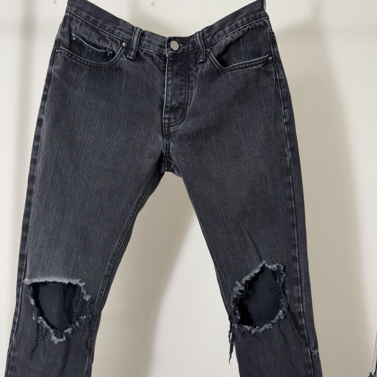 MNML Mnml ripped skinny denim jeans Size US 31 - 1 Thumbnail