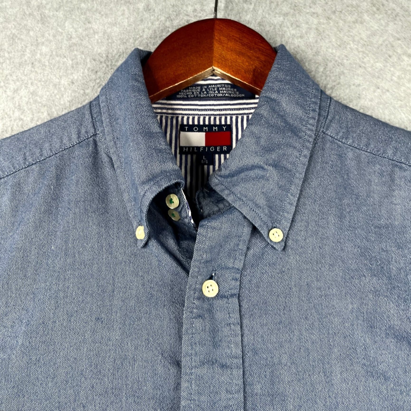 Tommy Hilfiger VINTAGE Tommy Hilfiger Shirt Mens L Blue Button-Up Long Sleeve Collared Pocket Flag Website?? Size US L / EU 52-54 / 3 - 4 Thumbnail