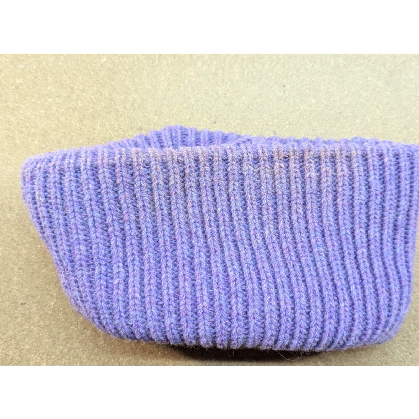Vintage Zwillingsherz Womens Beanie Hat Cuffed Heart Ribbon Purple Knit Wool Blend Beanie Womens One Size Purple Knit Wool Blend Size ONE SIZE - 3 Thumbnail