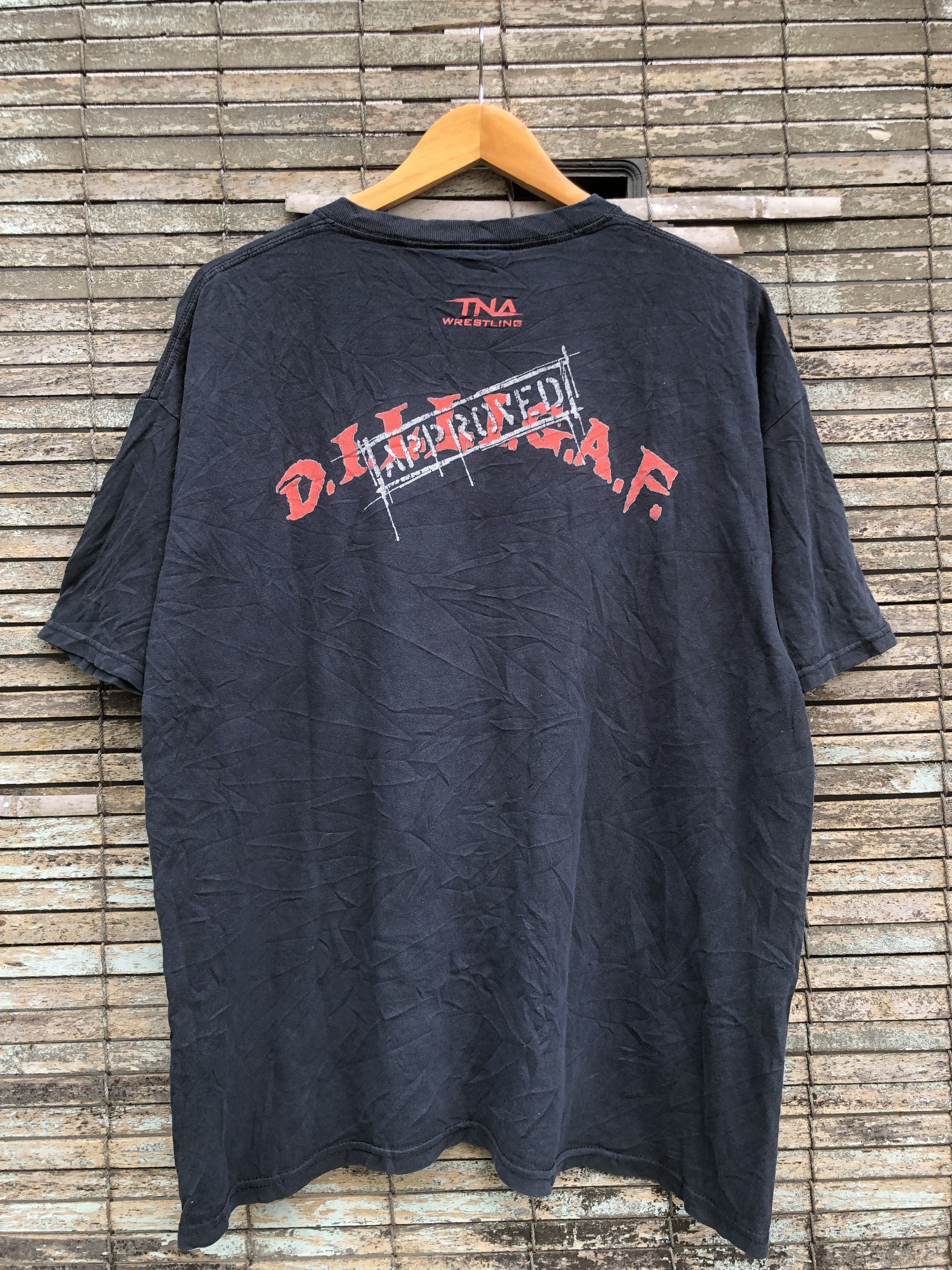 Vintage RARE Vintage TNA Shannon Moore DILLIGAF Approved Tee Size US XL / EU 56 / 4 - 3 Thumbnail