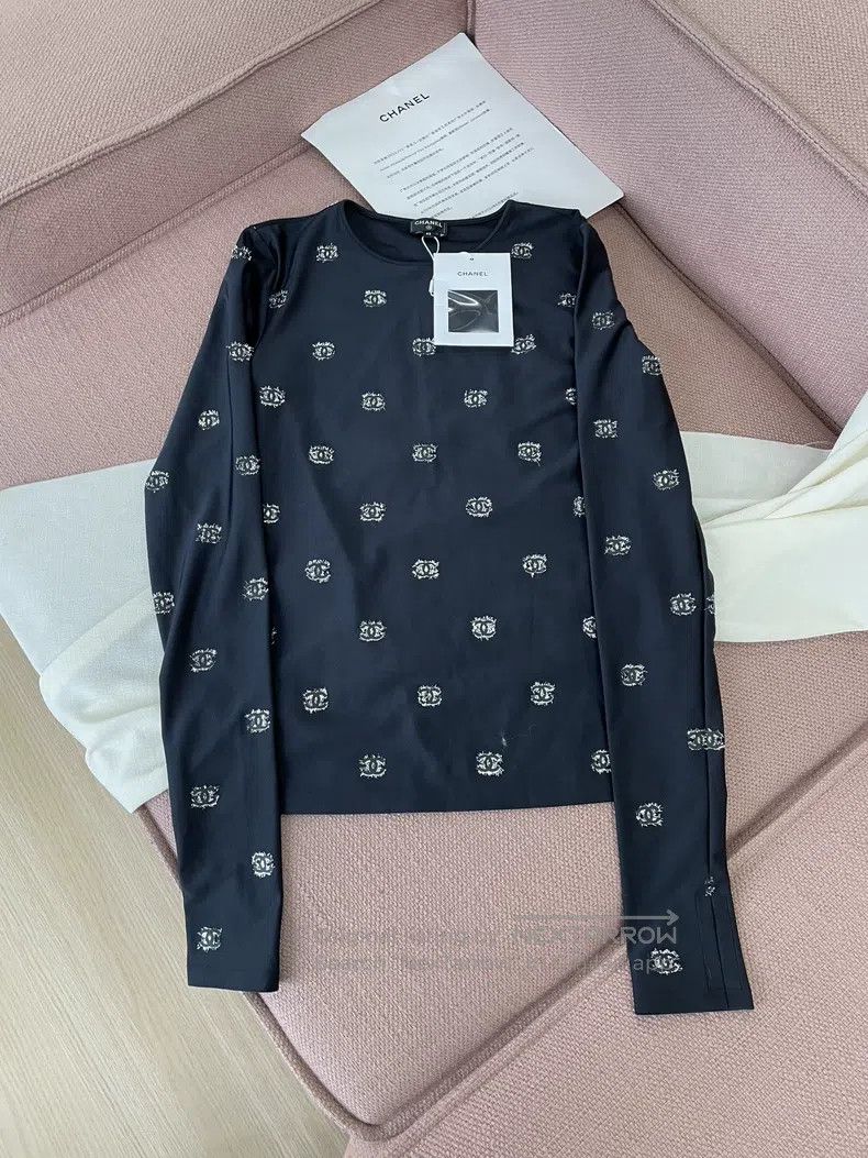 Chanel Chanel Black full logo full double C bottom long sleeves Size M / US 6-8 / IT 42-44 - 1 Thumbnail