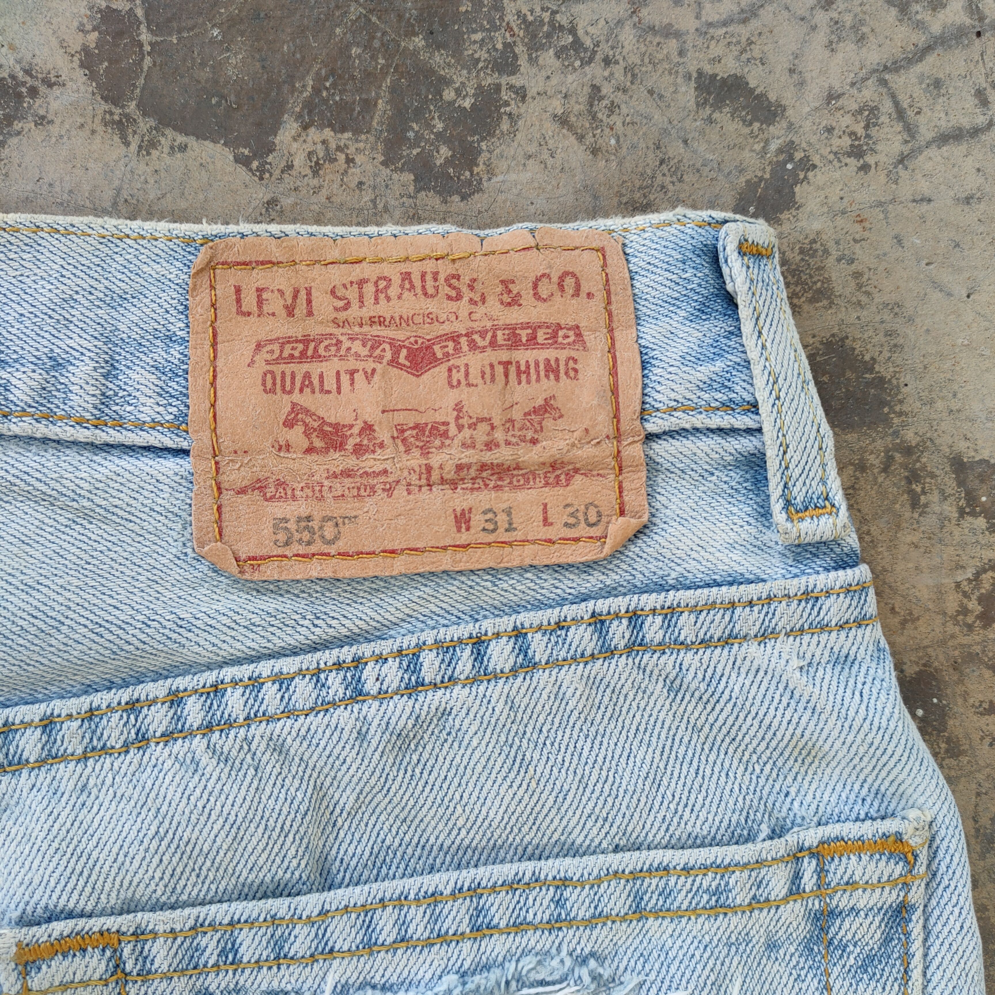Levi's Vintage Clothing Vintage Levi's 550 Relaxed Fit light blue distressed Denim Size US 32 / EU 48 - 14 Thumbnail