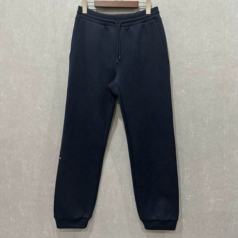 Louis Vuitton Louis Vuitton size s Old print logo sweatpants Size US 28 / EU 44 - 1 Thumbnail