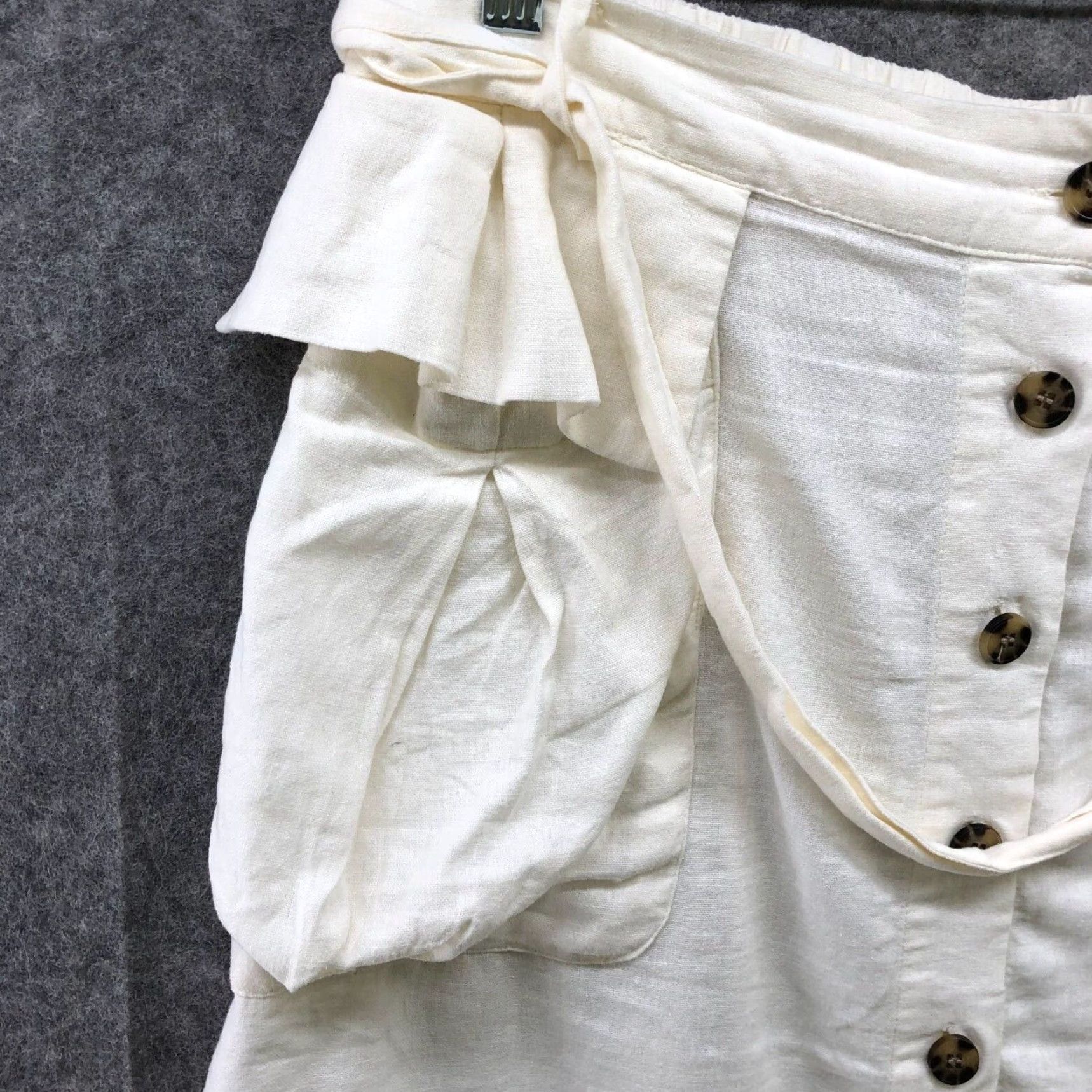 Nicole Miller Nicole Miller Women's Linen Blend Cargo Mini Skirt XL Ivory Button Front Casual Size 40" / US 18 - 6 Thumbnail