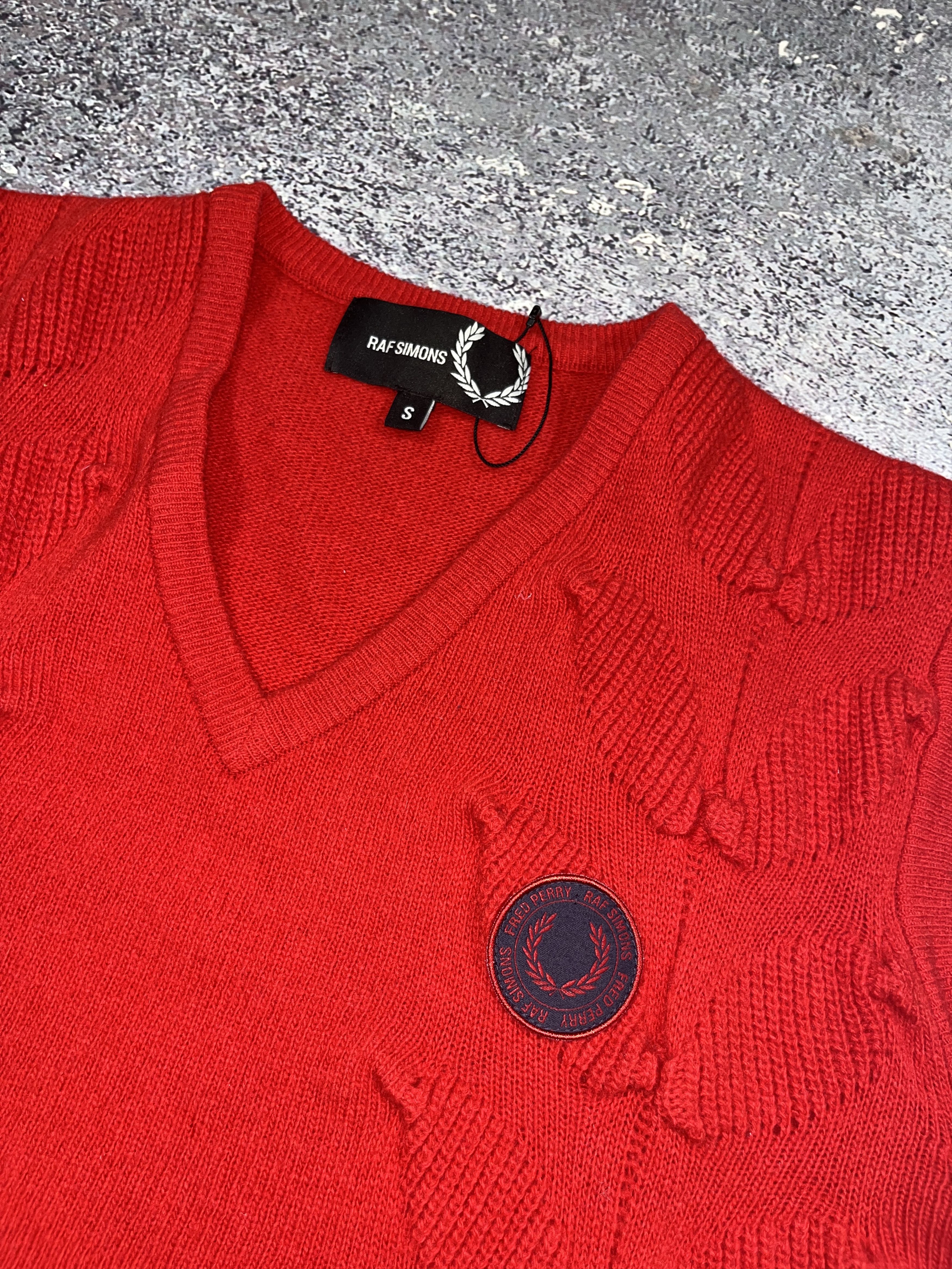 Fred Perry Raf Simons x Fred Perry Vest Knit Sweater Wool Red Size S Size US S / EU 44-46 / 1 - 2 Thumbnail