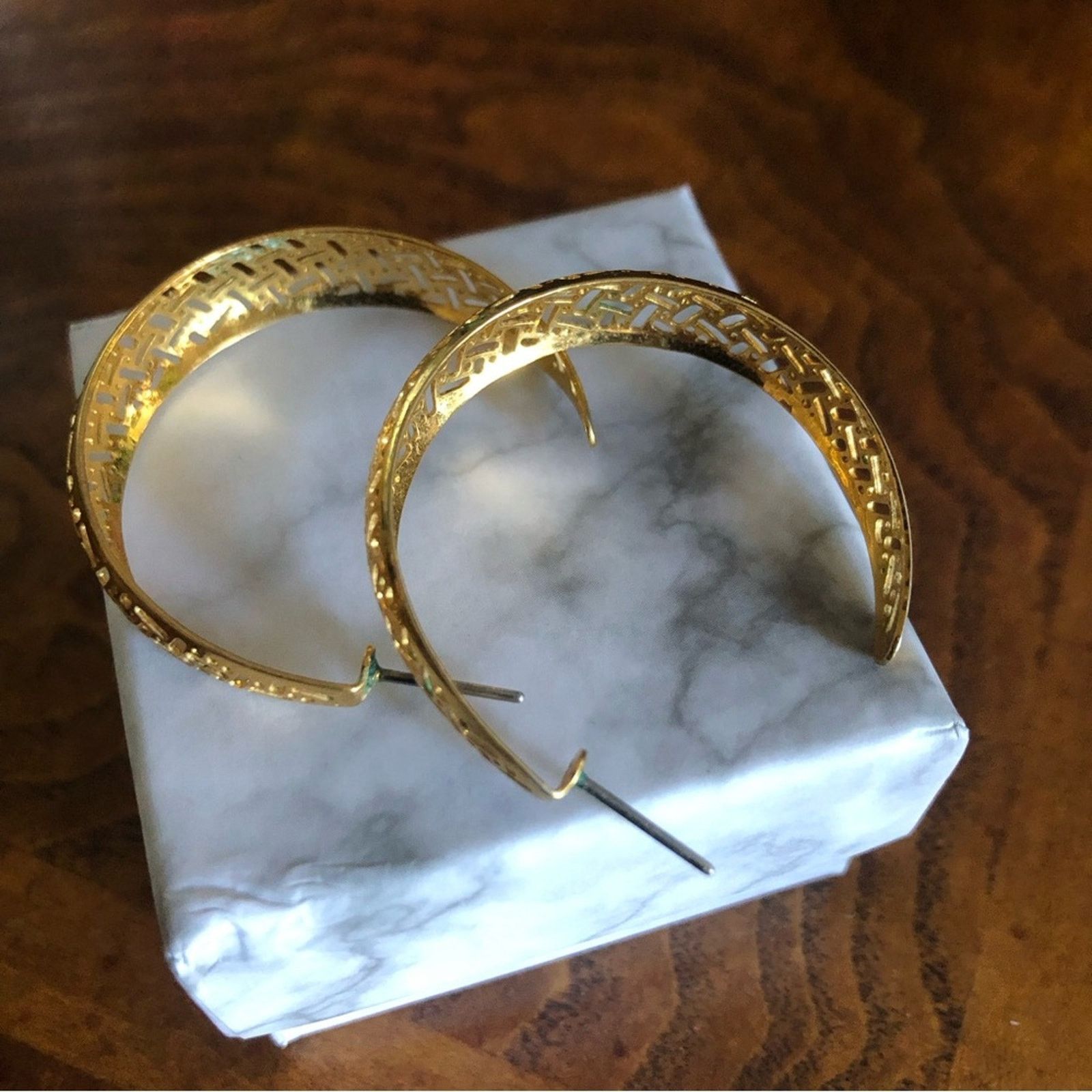Vintage Vintage 90s gold plated cut out design hoop earrings Size ONE SIZE - 3 Thumbnail