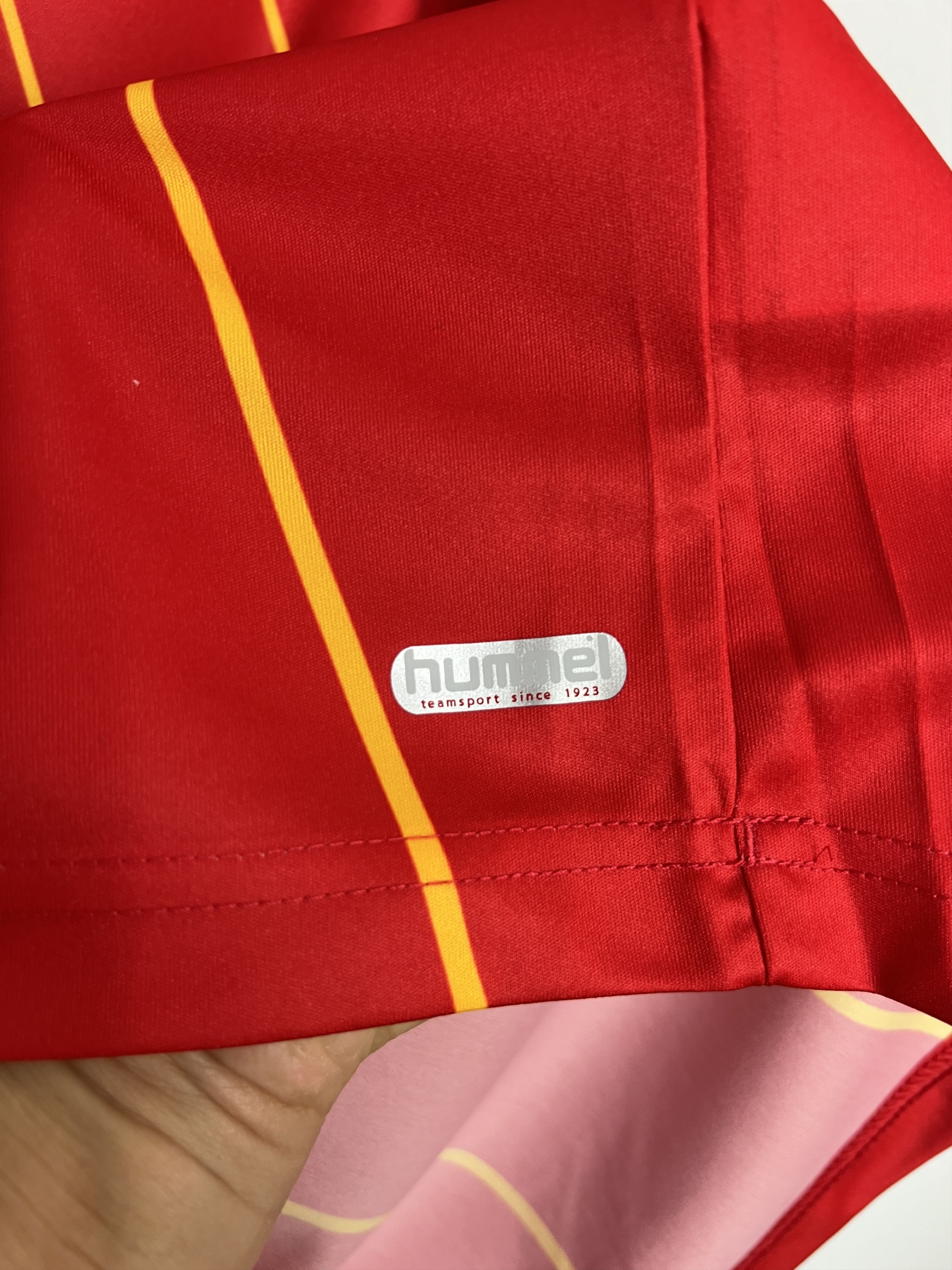 Hummel Tibet Home football shirt 2006 Long Sleeve Jersey Hummel Size US M / EU 48-50 / 2 - 5 Thumbnail
